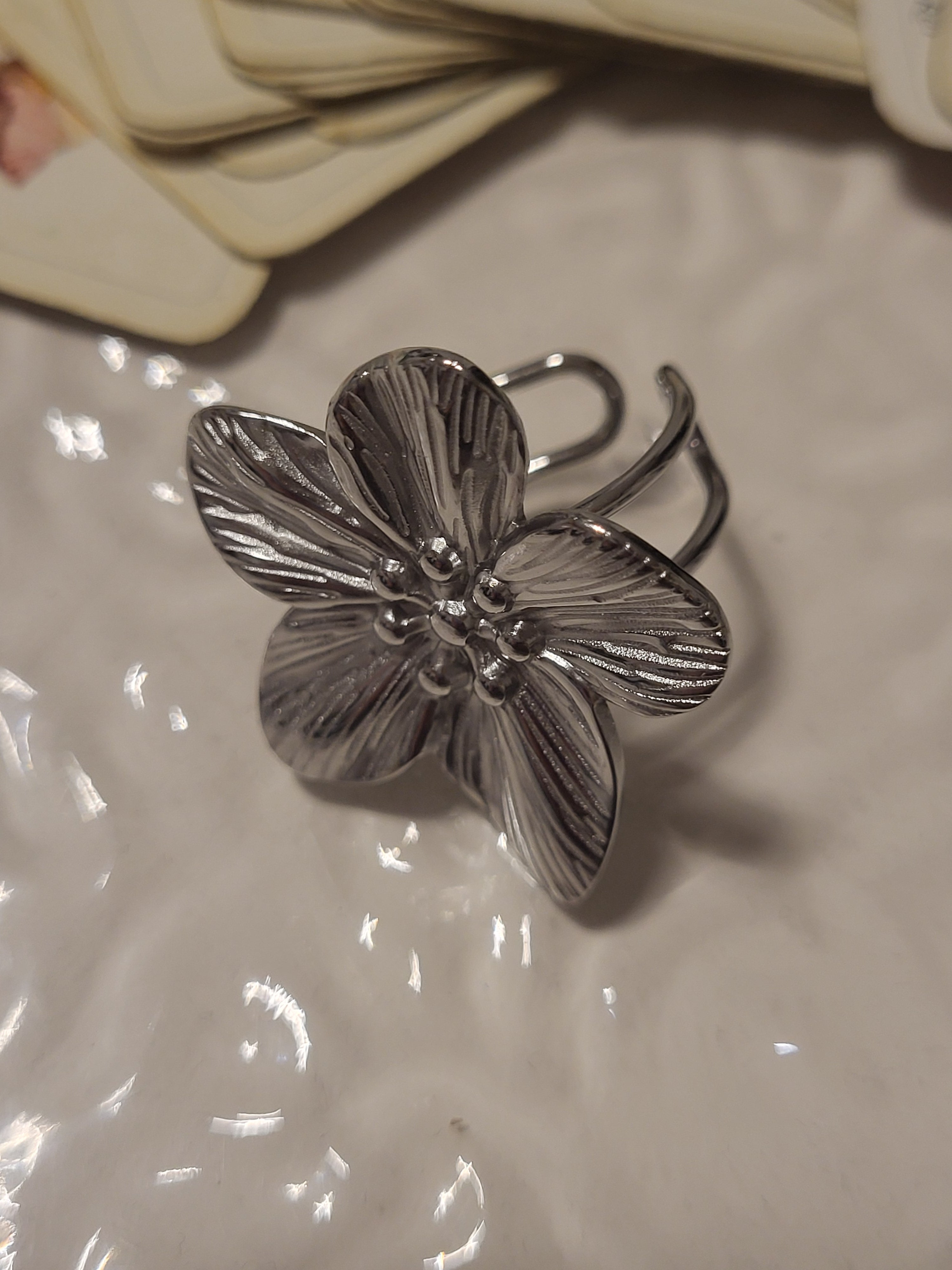 Bague acier inoxydable fleur à grosses pétales argenté