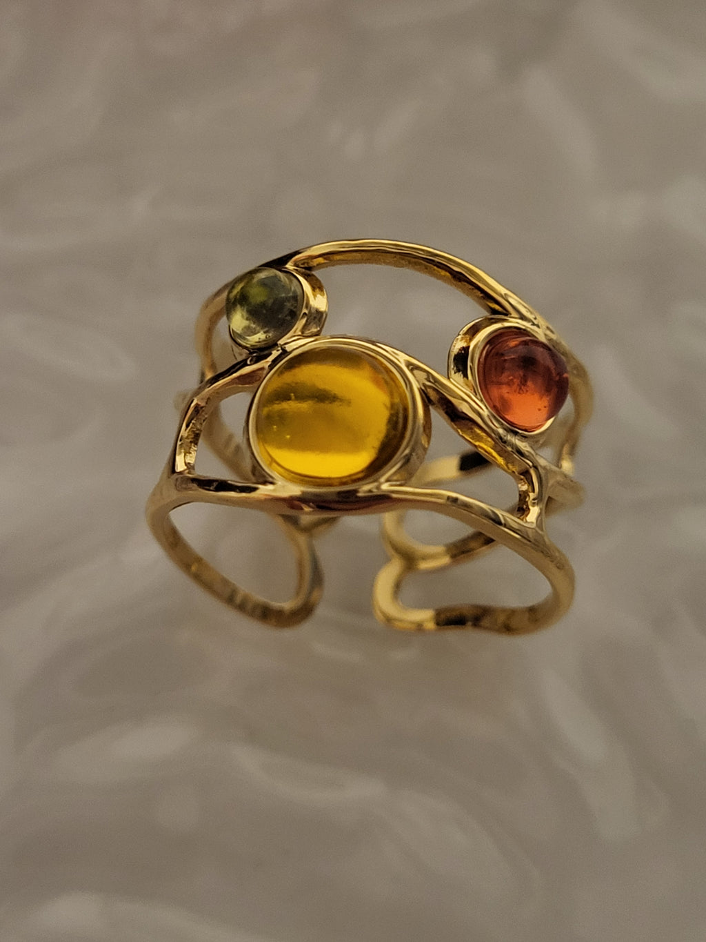 Bague ouverte acier inoxydable dorée géométrique avec pierres multicolores