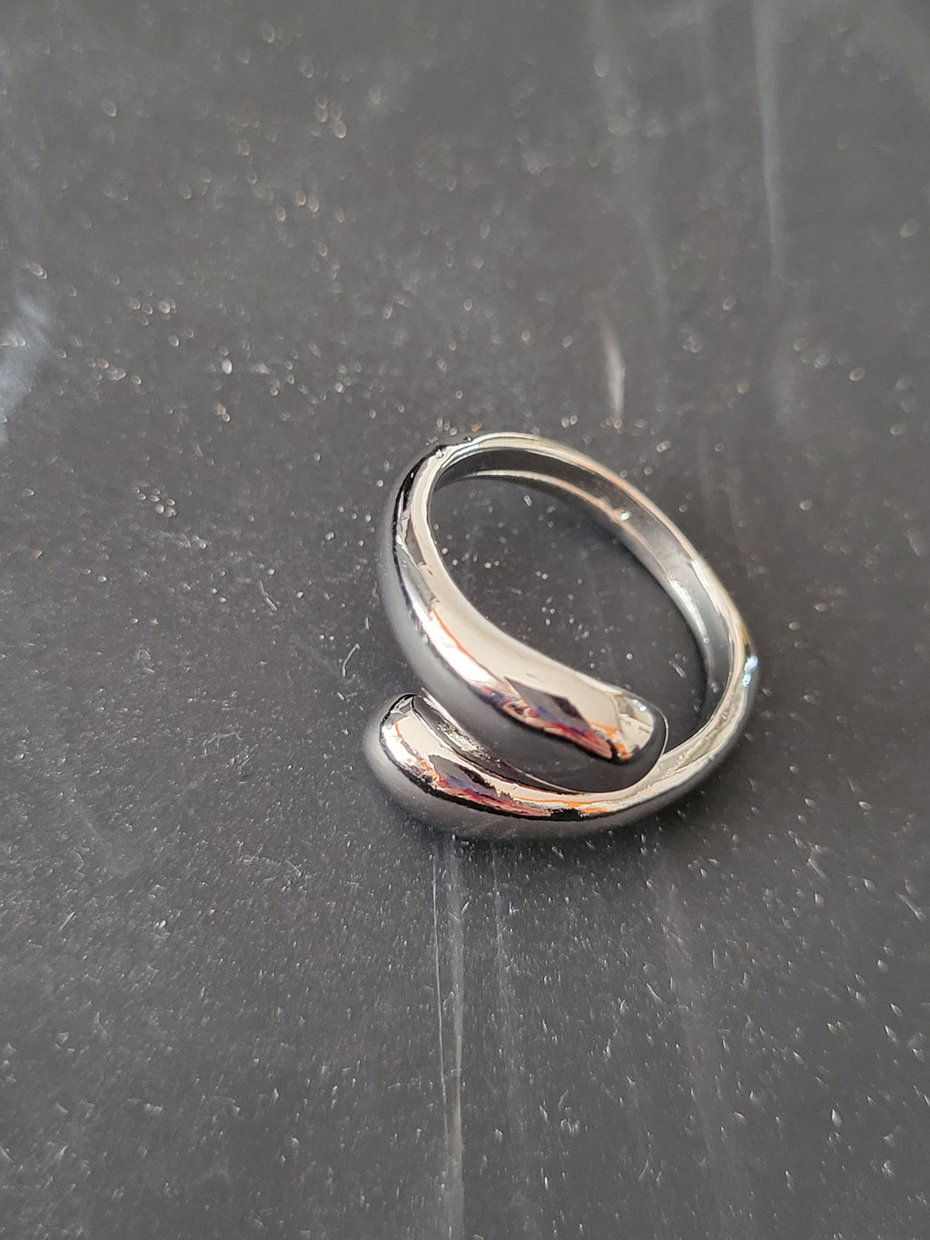 Bague acier inoxydable ajustable géométrique en forme de goutte argentée