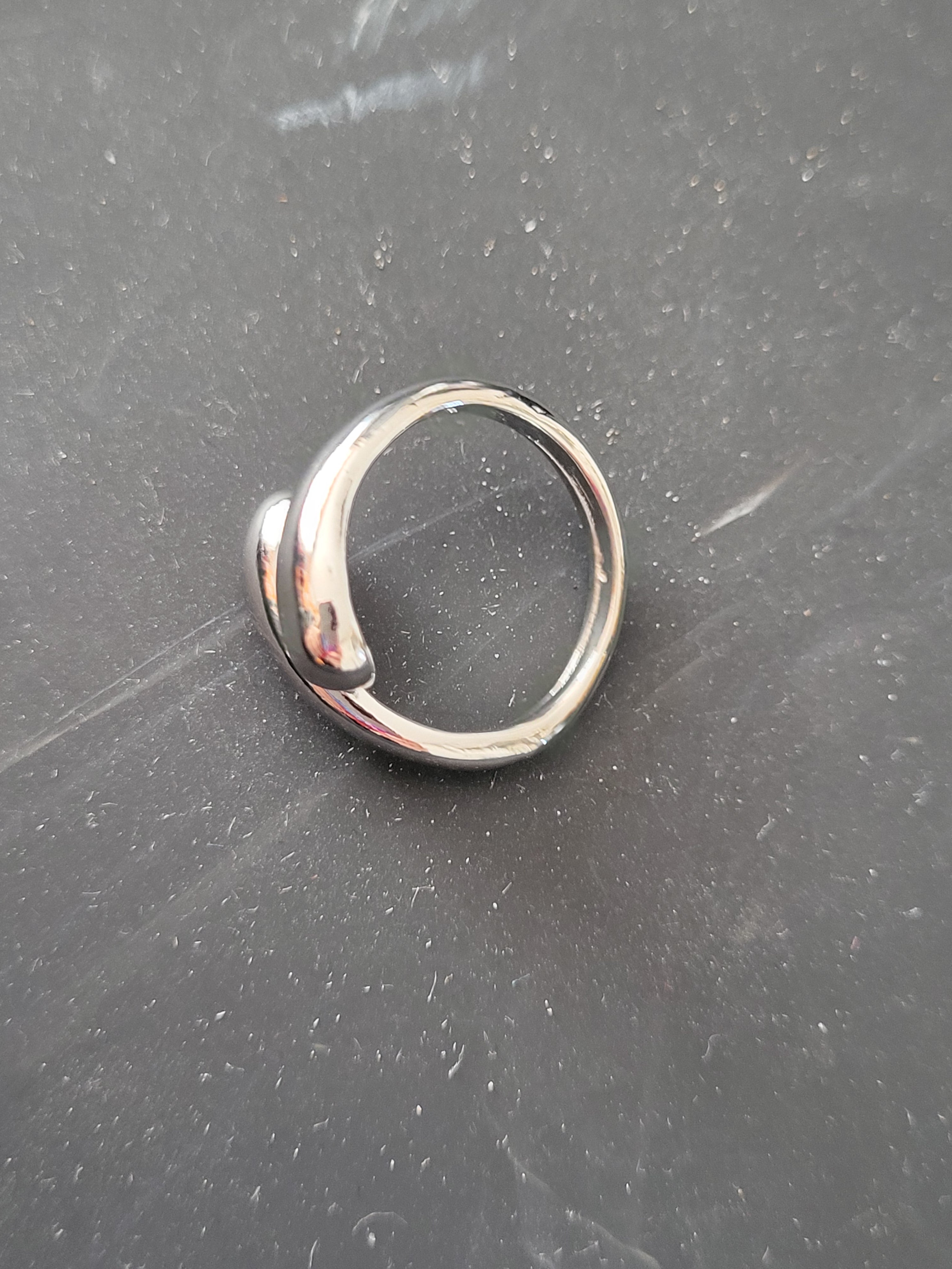 Bague acier inoxydable ajustable géométrique en forme de goutte argentée