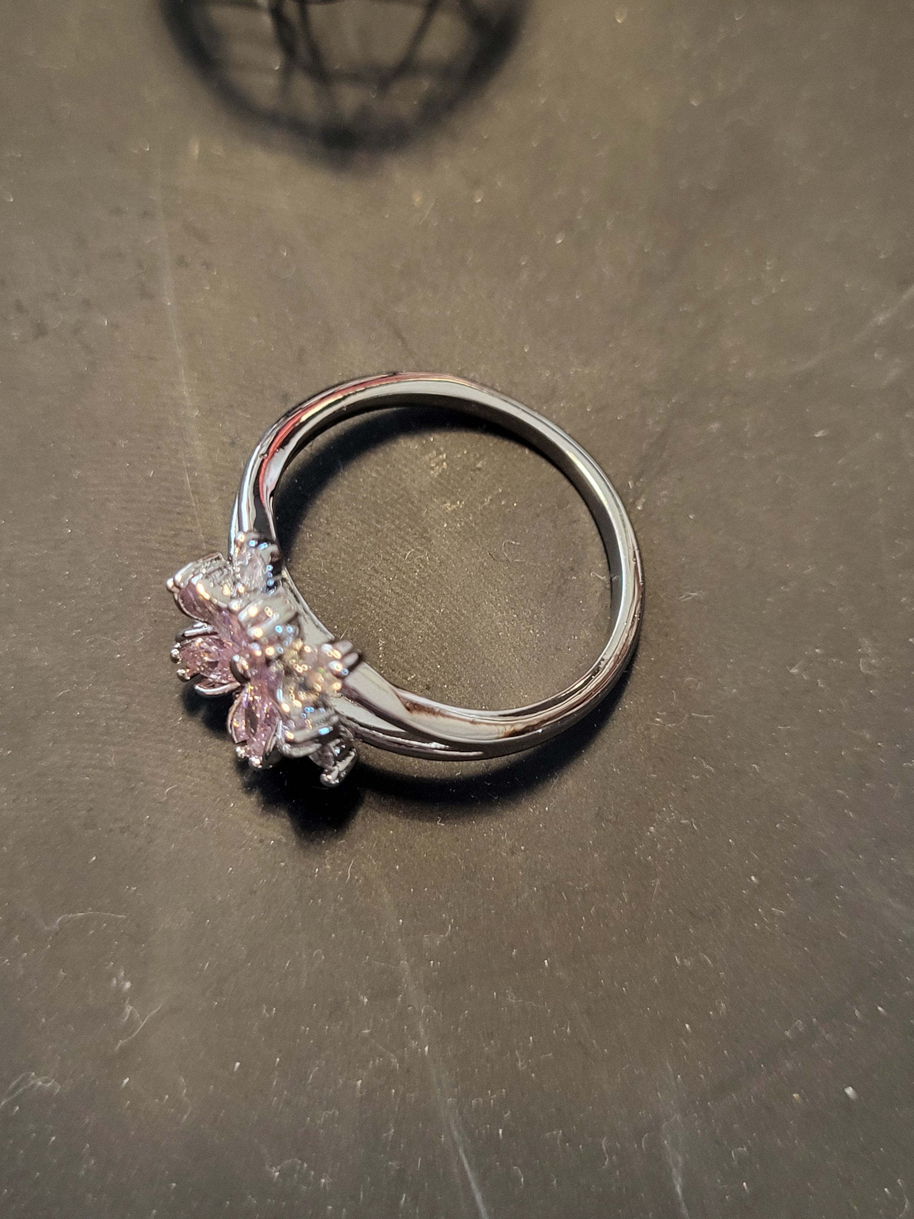 Bague acier inoxydable argenté taille 8 avec fleur de cerisier