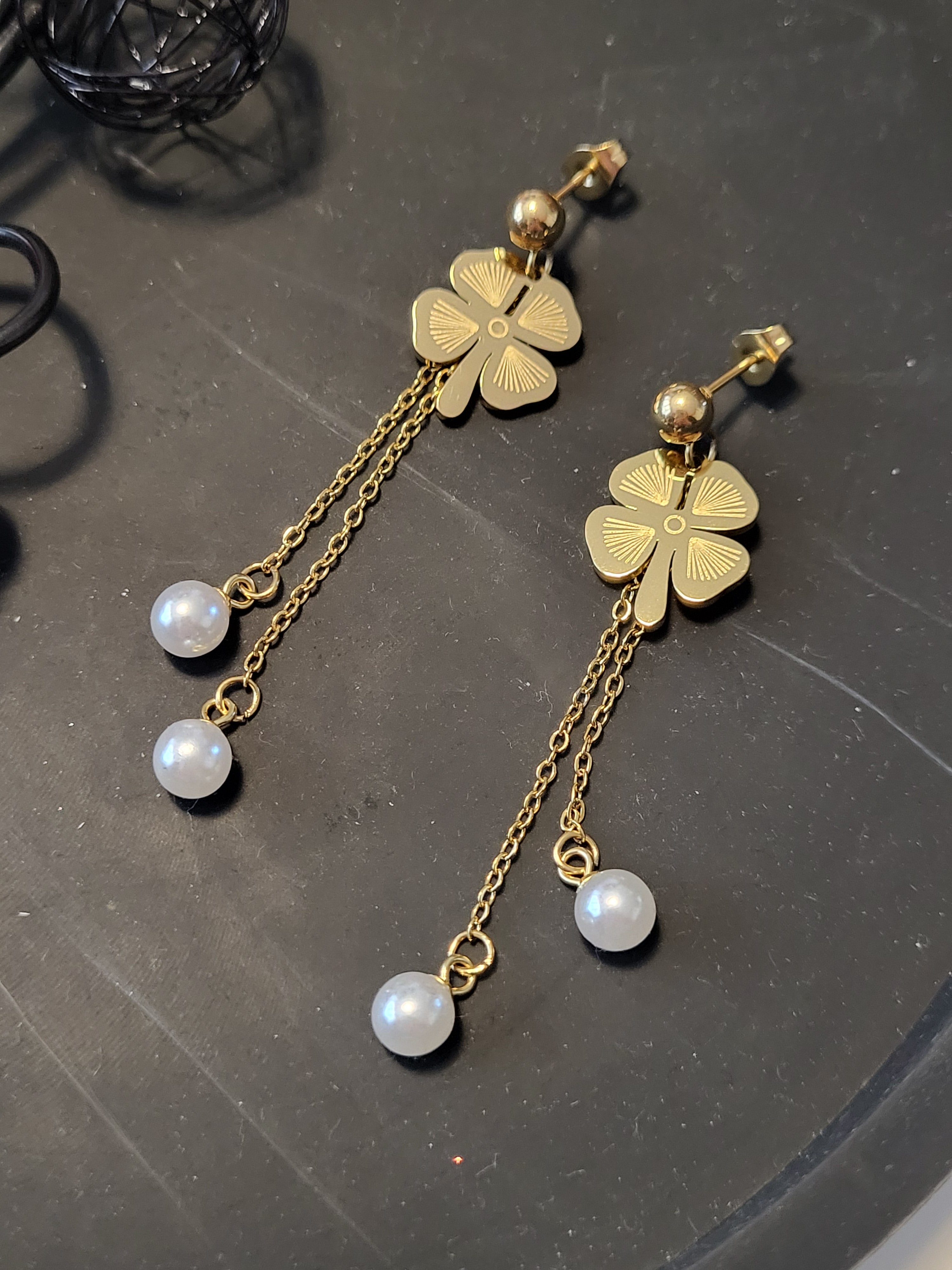Boucles d'oreilles acier inoxydable trèfle à 4 feuilles et perles