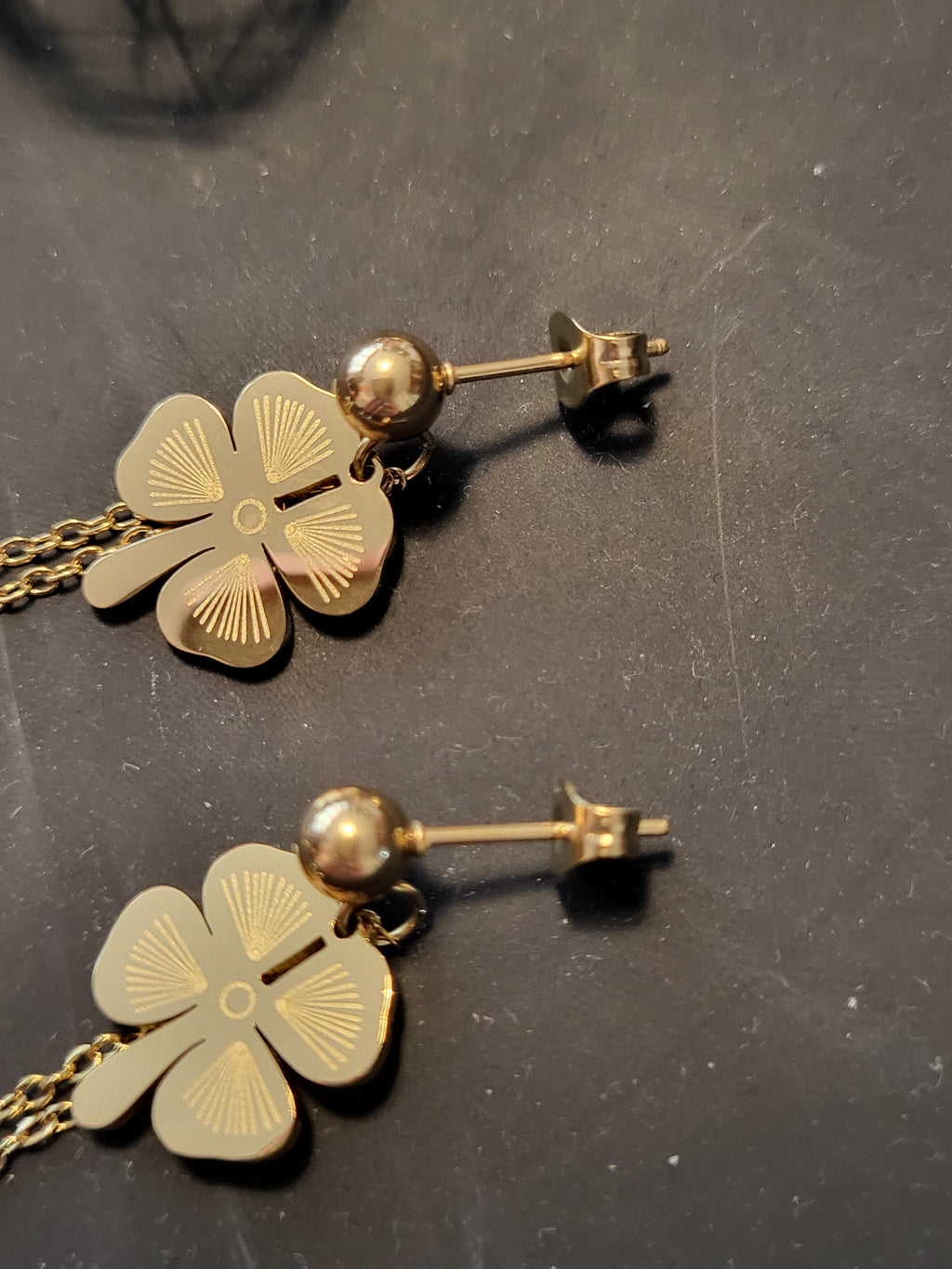 Boucles d'oreilles acier inoxydable trèfle à 4 feuilles et perles