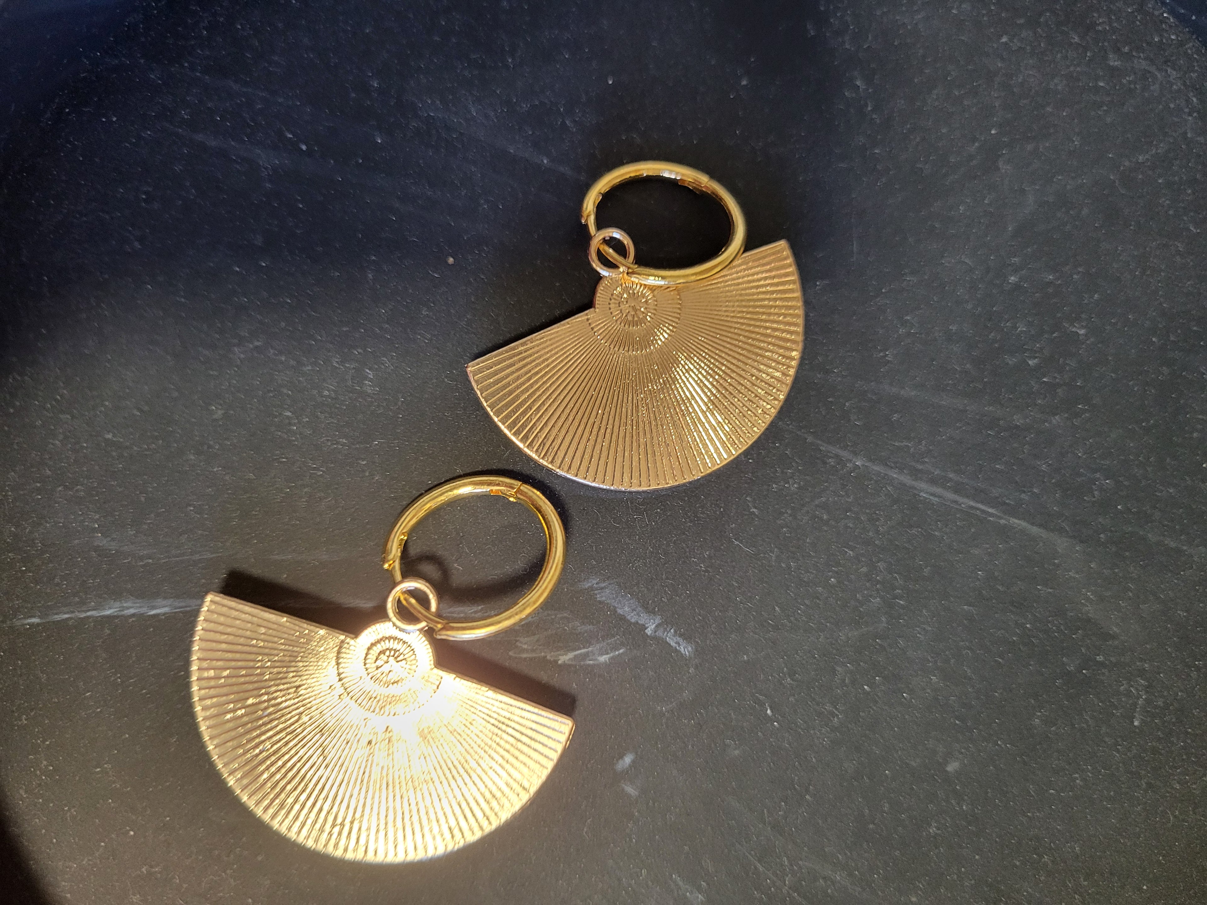 Boucles d'oreilles acier inoxydable doré en forme d'éventail