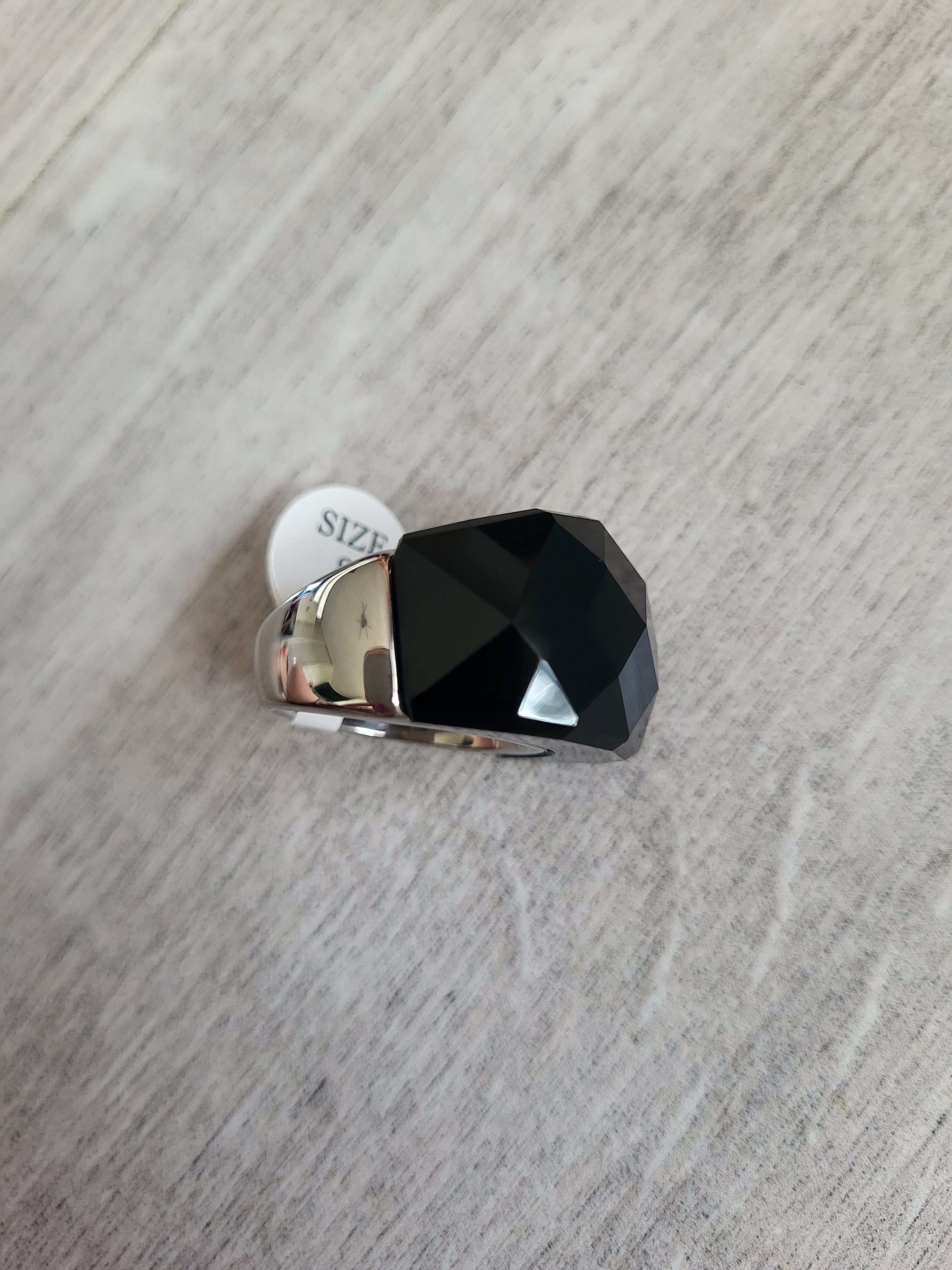 Bague acier inoxydable doré cristal noir taille 8