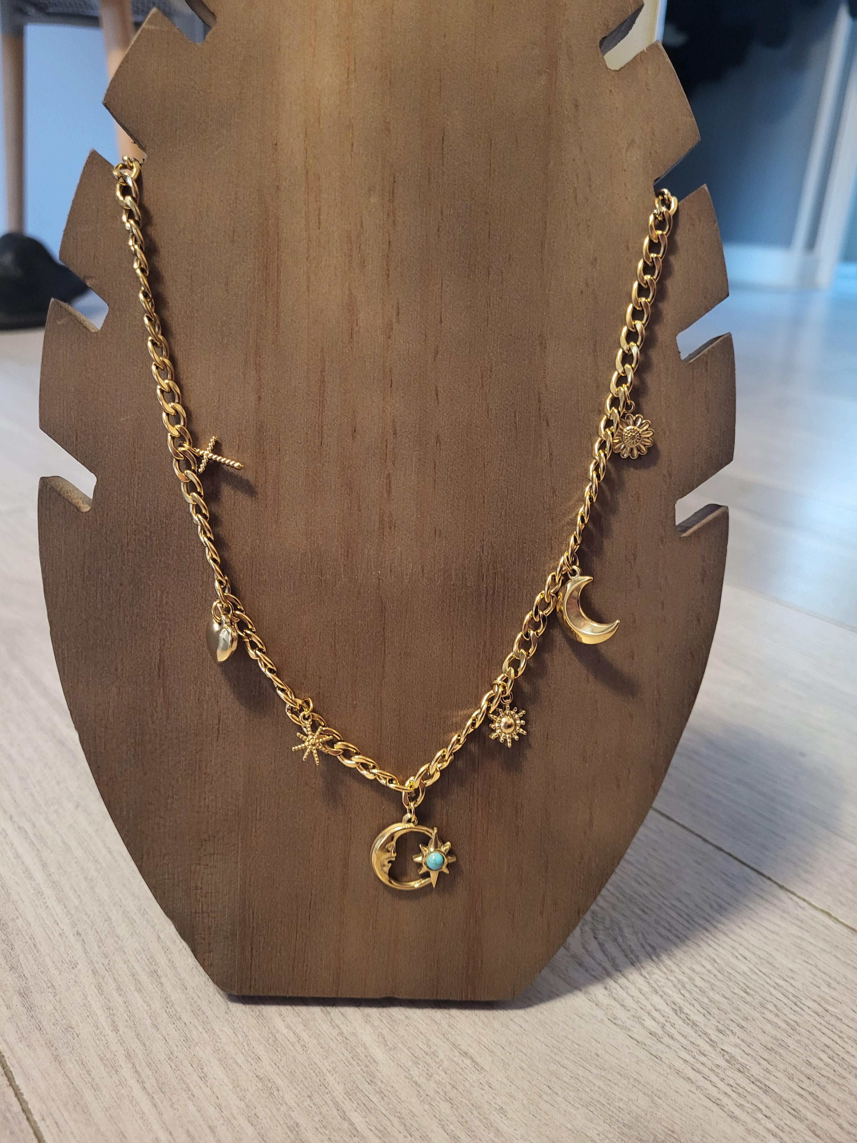 Collier acier inoxydable doré breloque soleil lune croix cœur