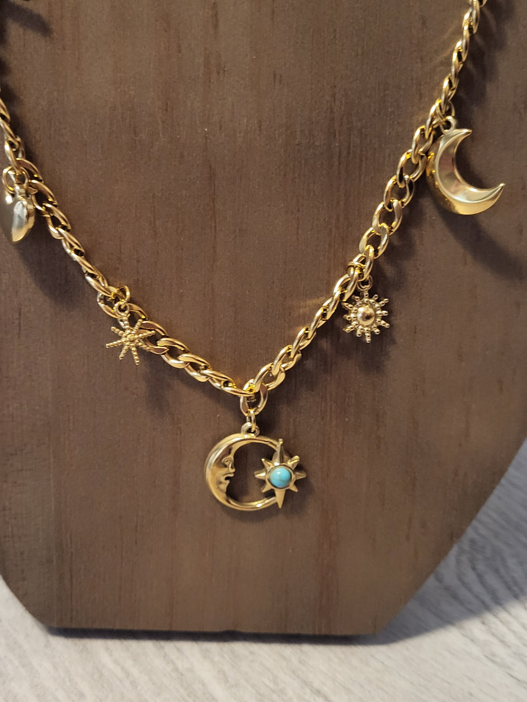 Collier acier inoxydable doré breloque soleil lune croix cœur