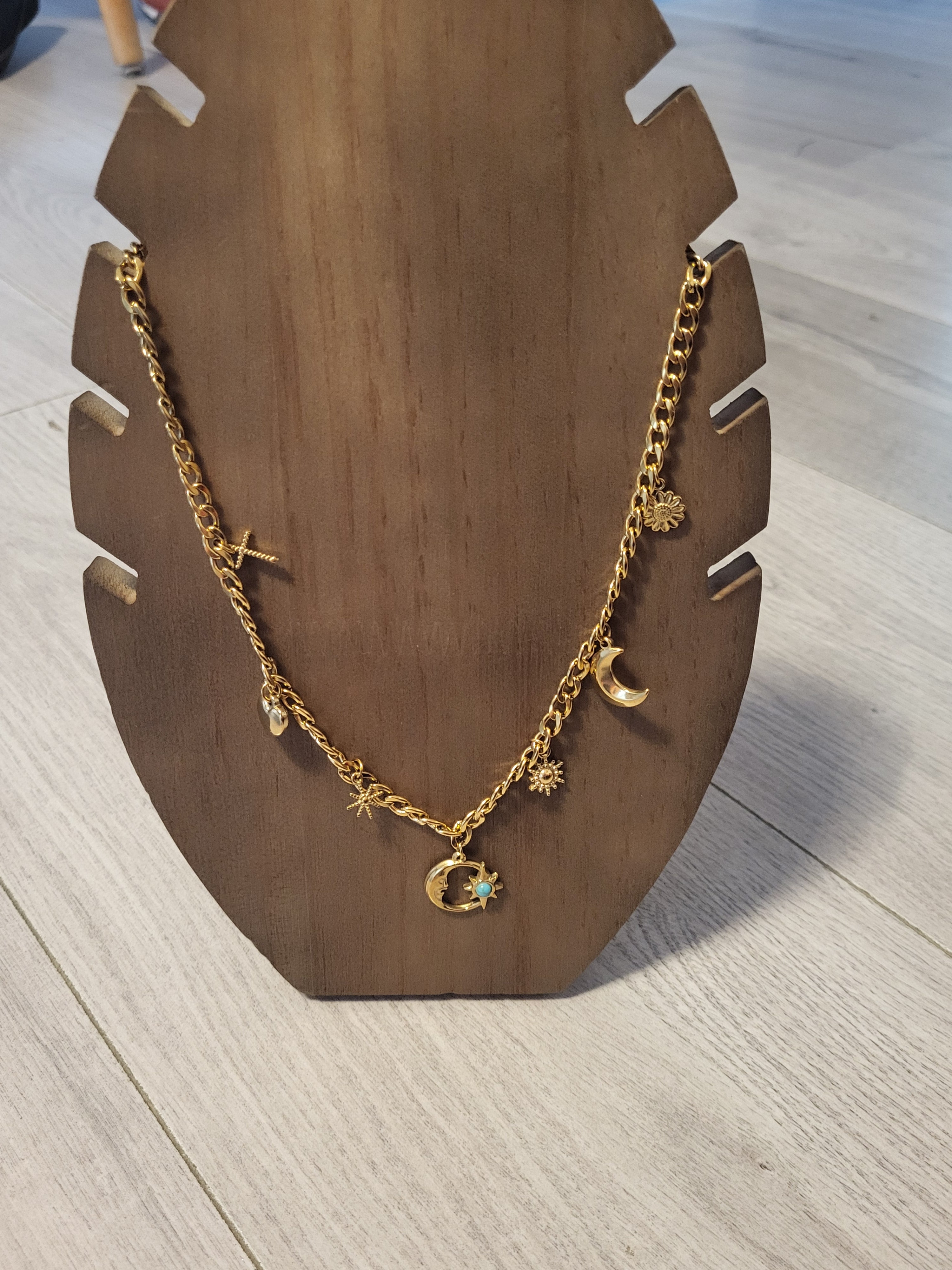 Collier acier inoxydable doré breloque soleil lune croix cœur