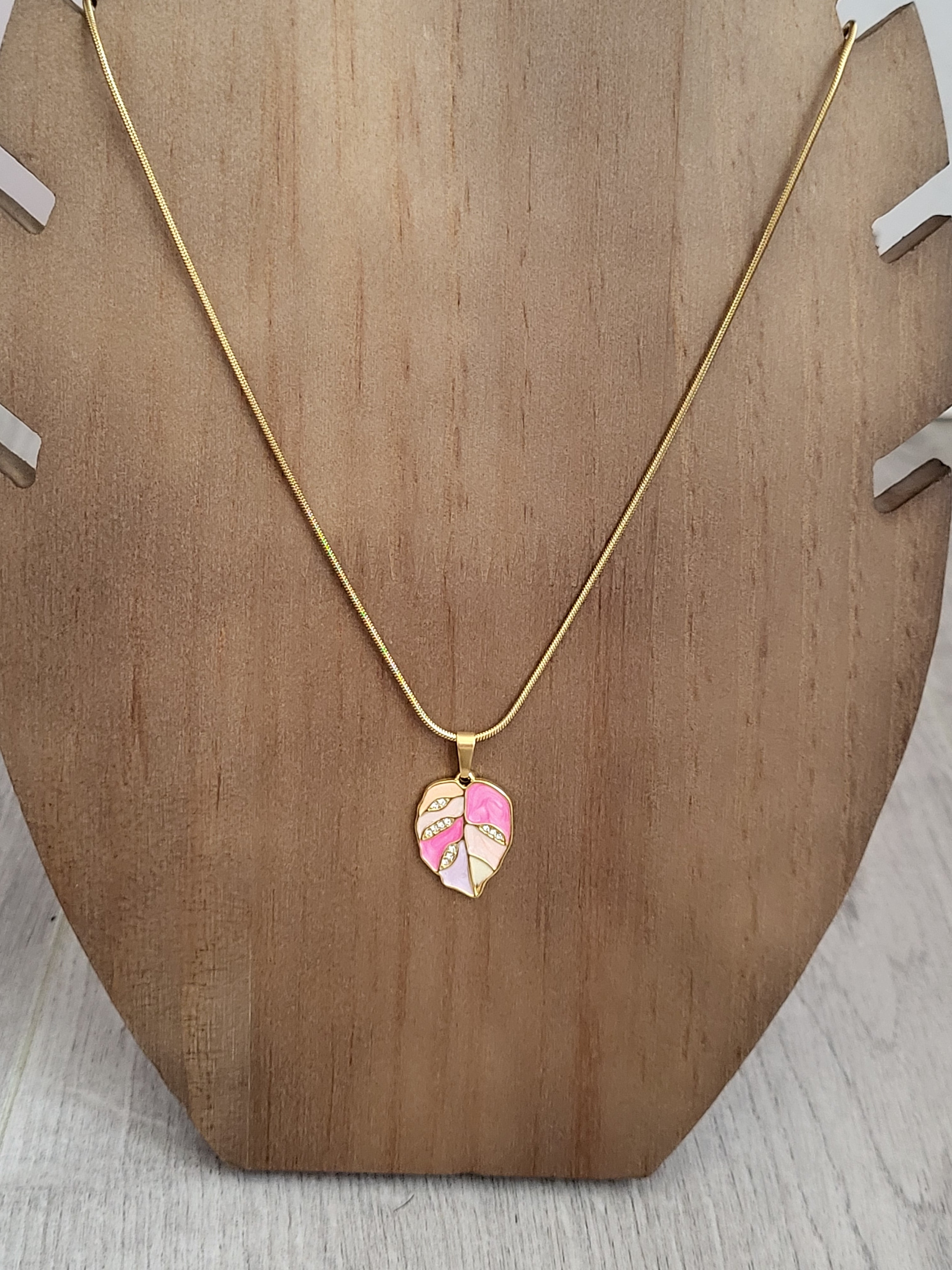 Collier pendentif acier inoxydable feuille rose