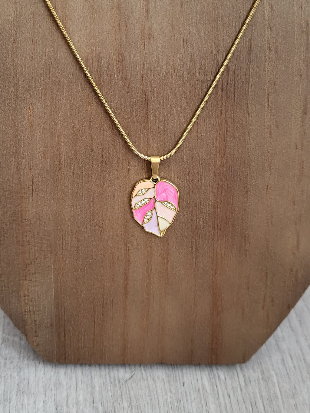 Collier pendentif acier inoxydable feuille rose