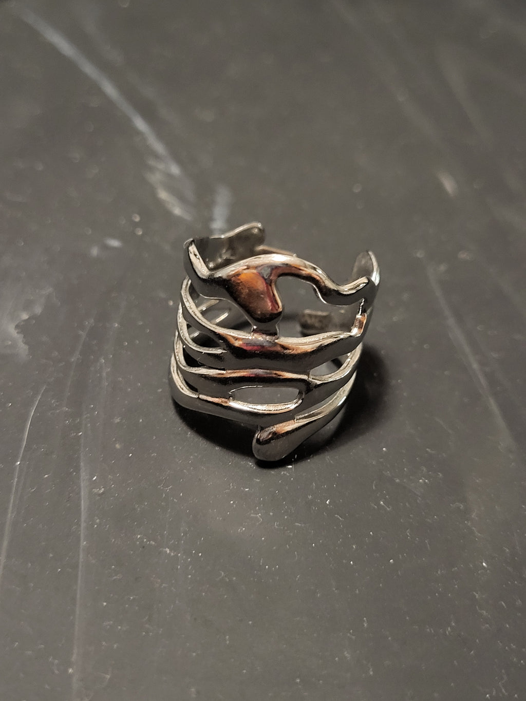 Bague en acier inoxydable avec arabesque