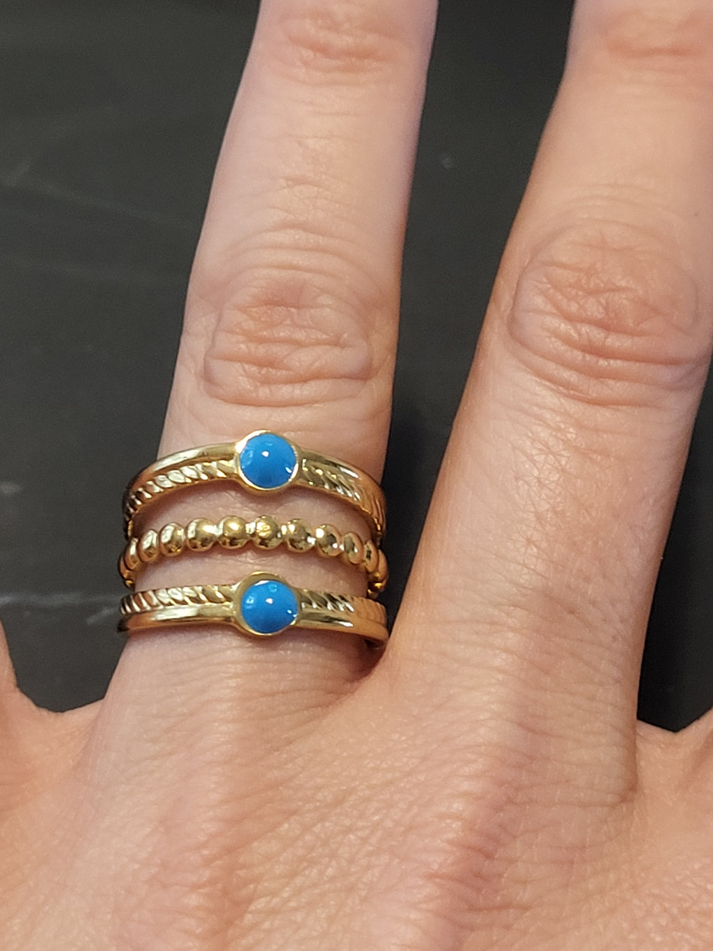 Bague ajustable acier inoxydable doré triple anneaux pierres bleues