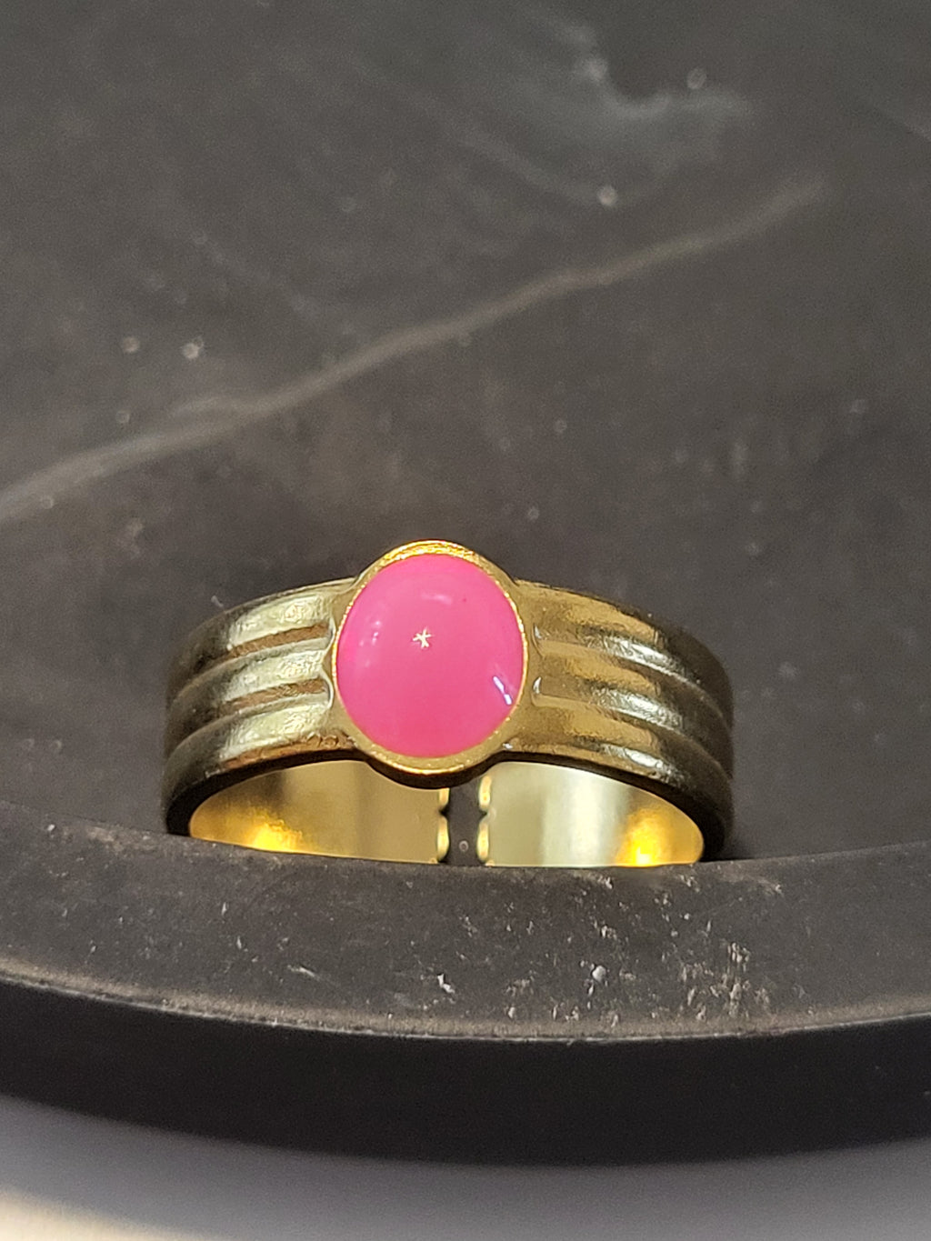 Bague ajustable acier inoxydable doré avec pierre rose ronde