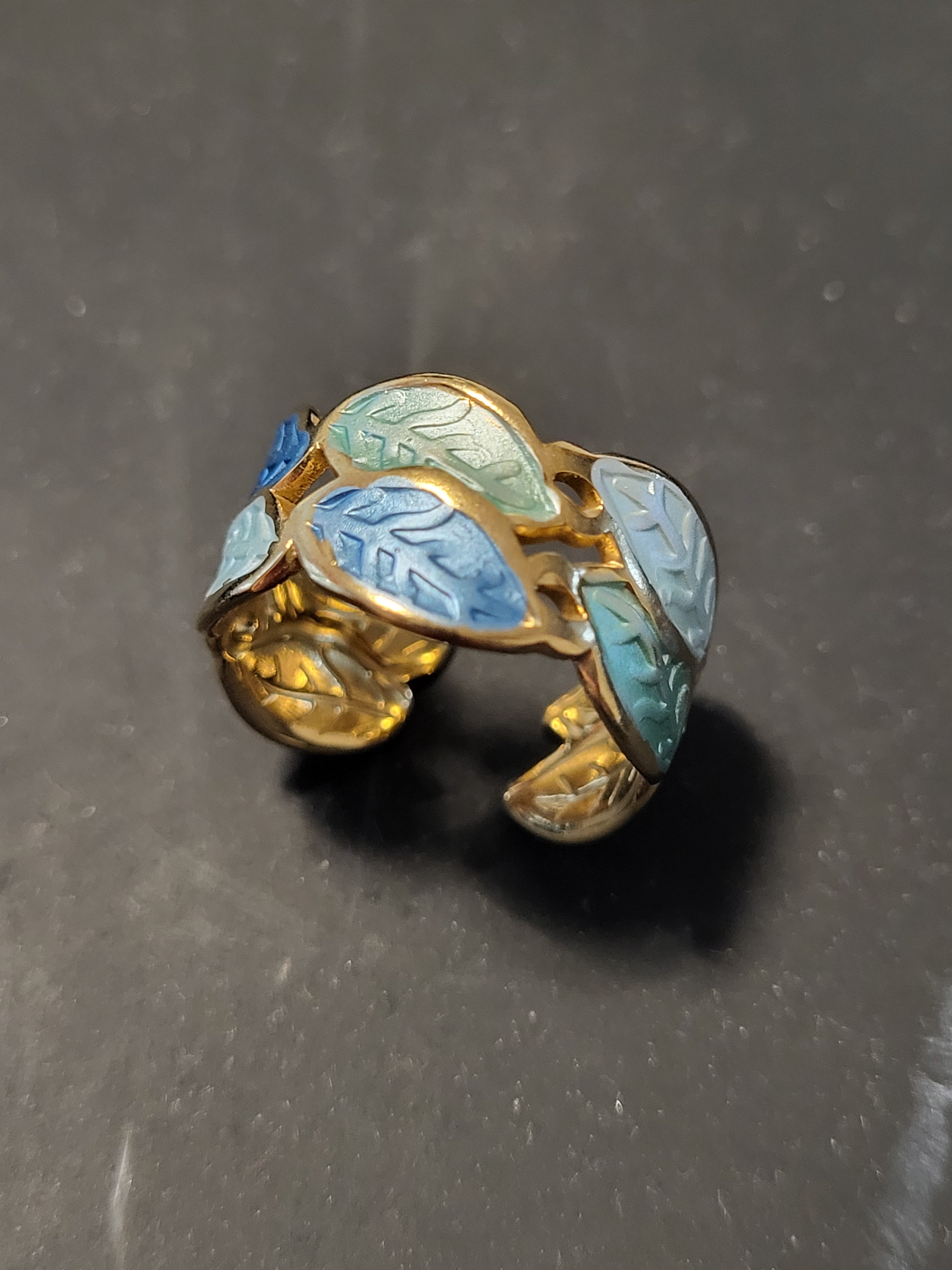 Bague acier inoxydable doré en forme de feuille bleue