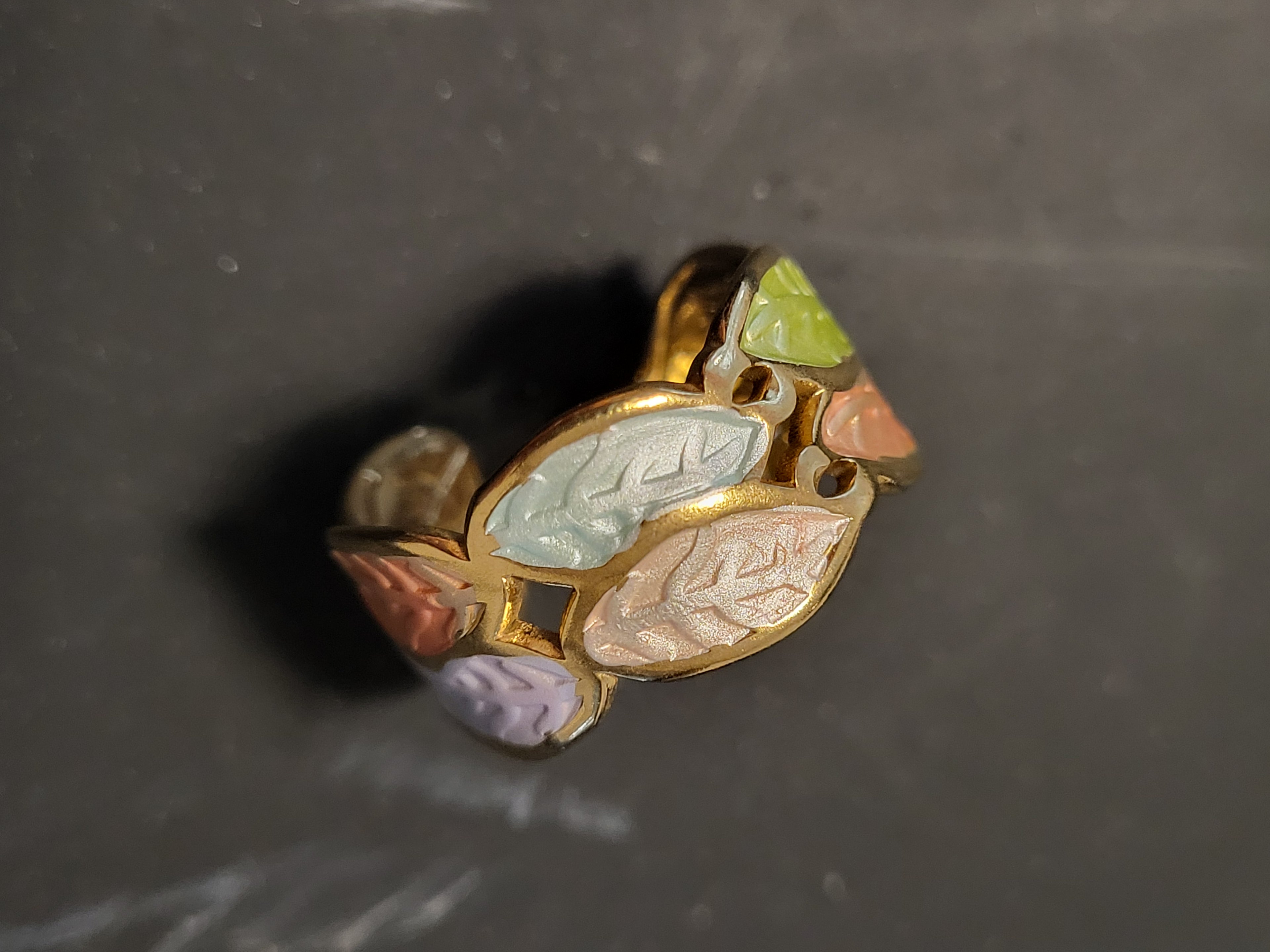 Bague acier inoxydable doré en forme de feuille multicolore