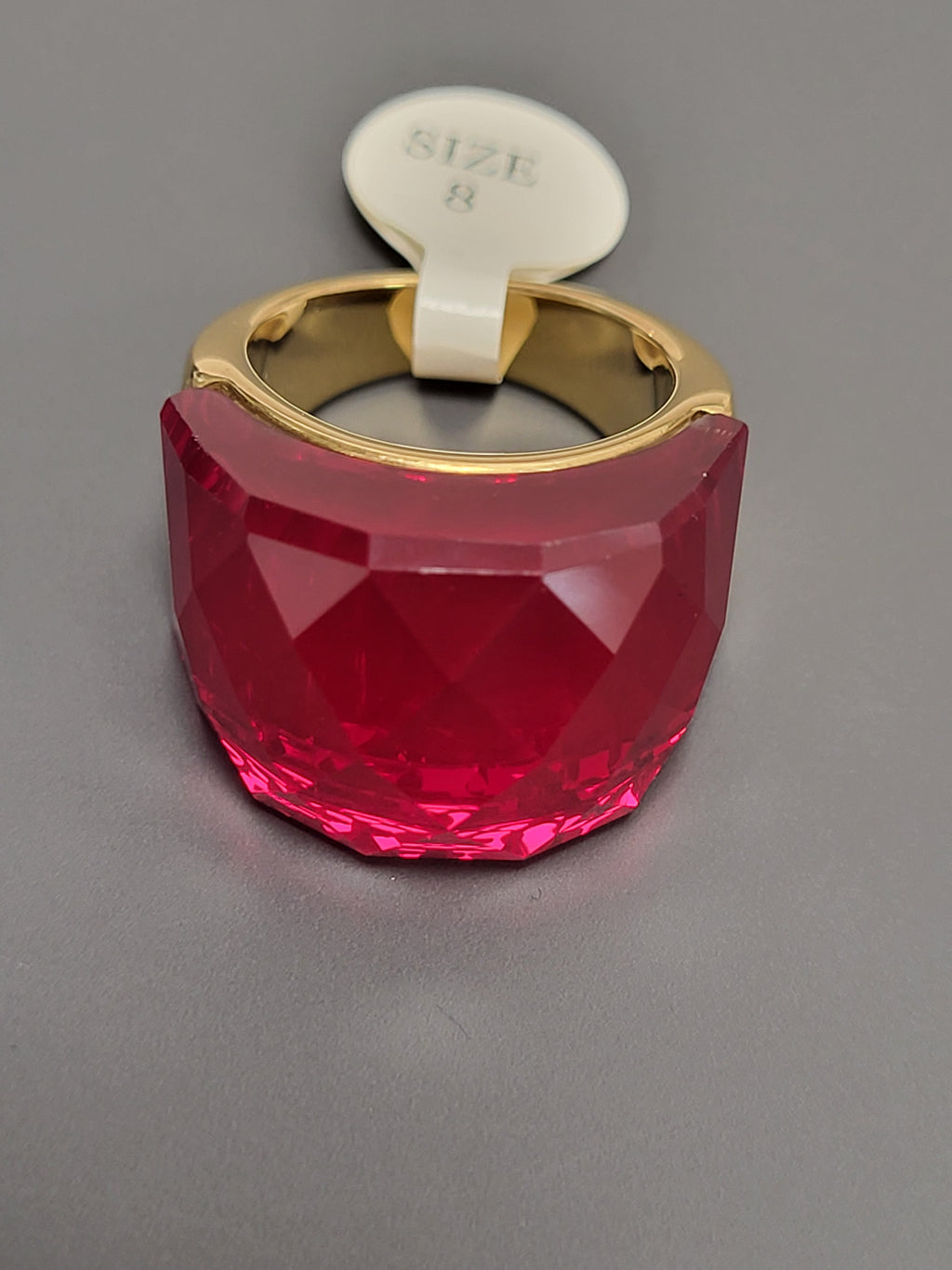 Bague acier inoxydable doré cristal rouge taille 8