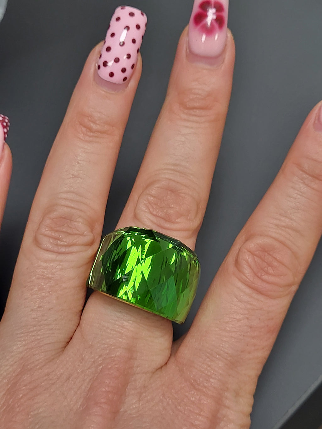 Bague acier inoxydable doré cristal vert taille 8