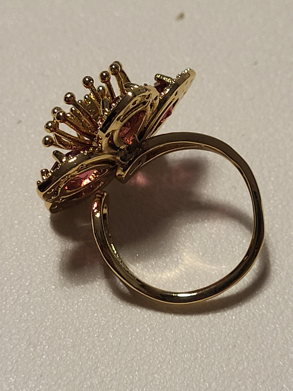 Bague acier inoxydable doré fleur zircon rouge