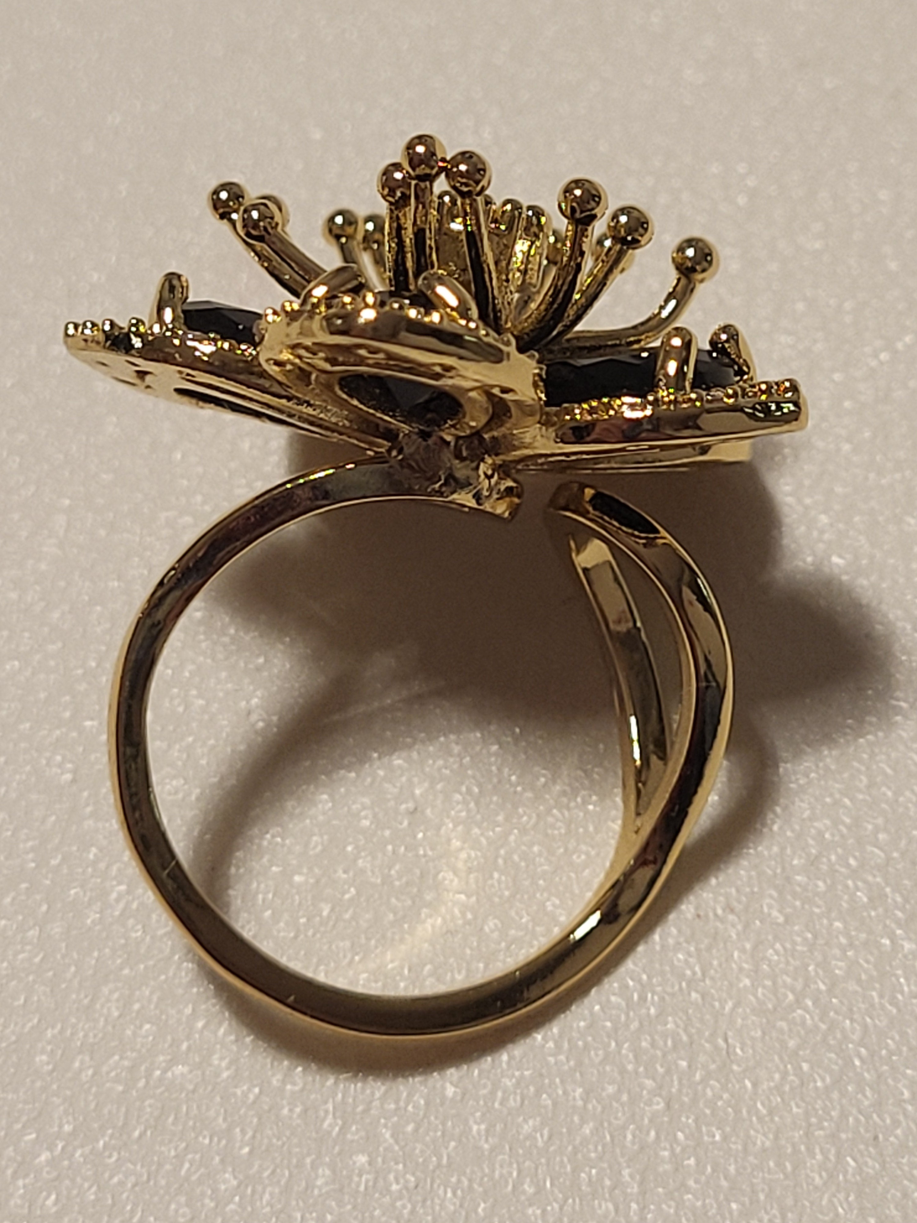 Bague acier inoxydable doré fleur zircon noir