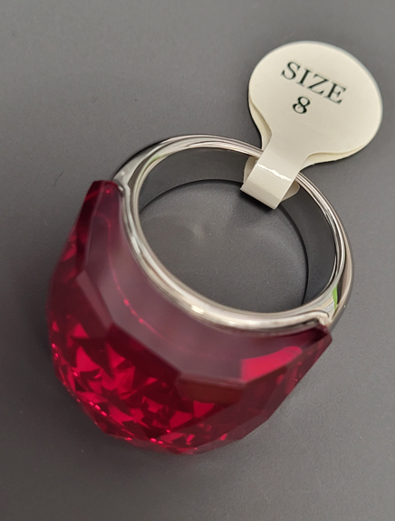 Bague acier inoxydable cristal rouge taille 8