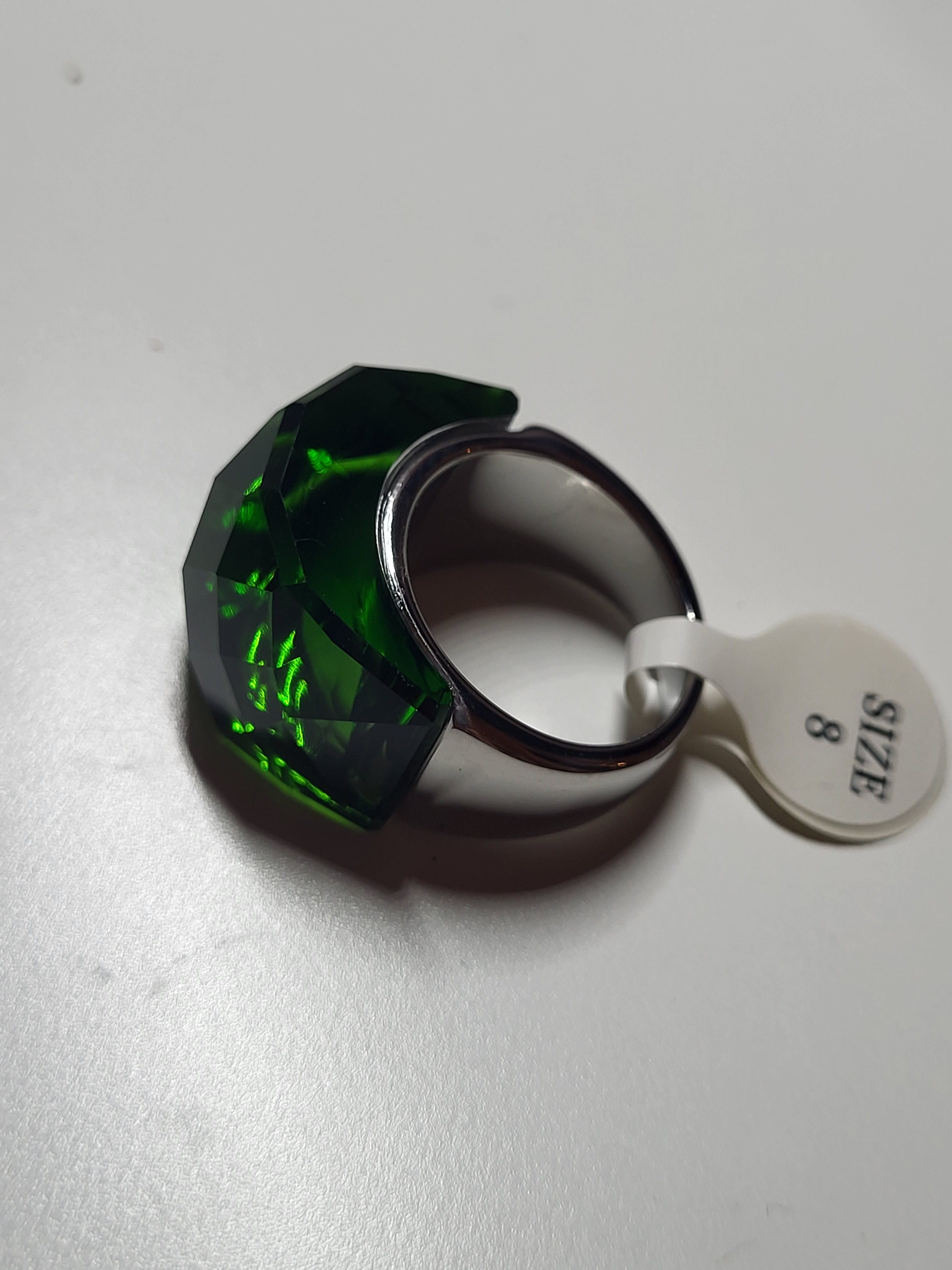 Bague acier inoxydable argenté cristal vert taille 8
