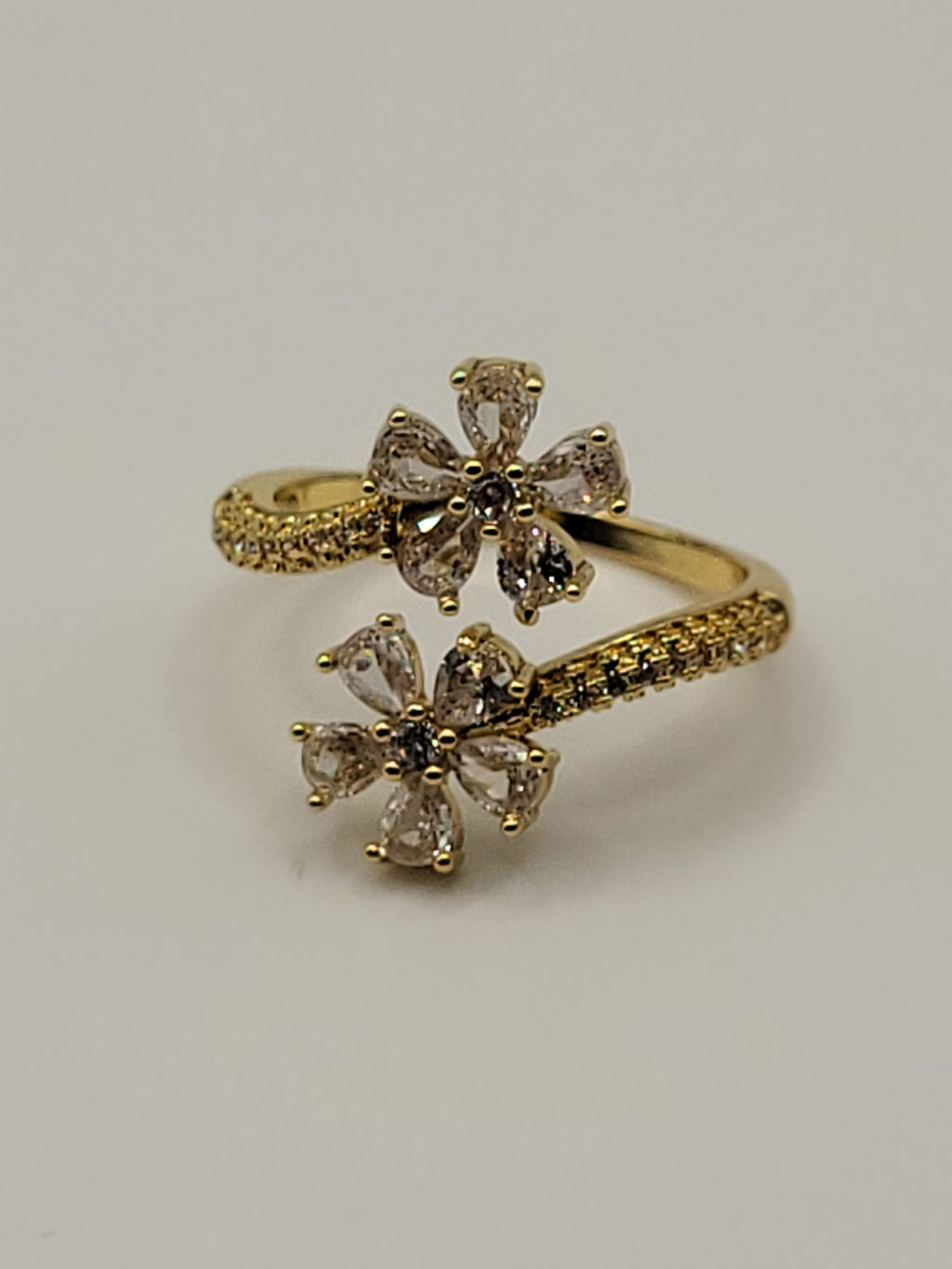Bague ouverte acier inoxydable doré avec fleurs en zircon blanc