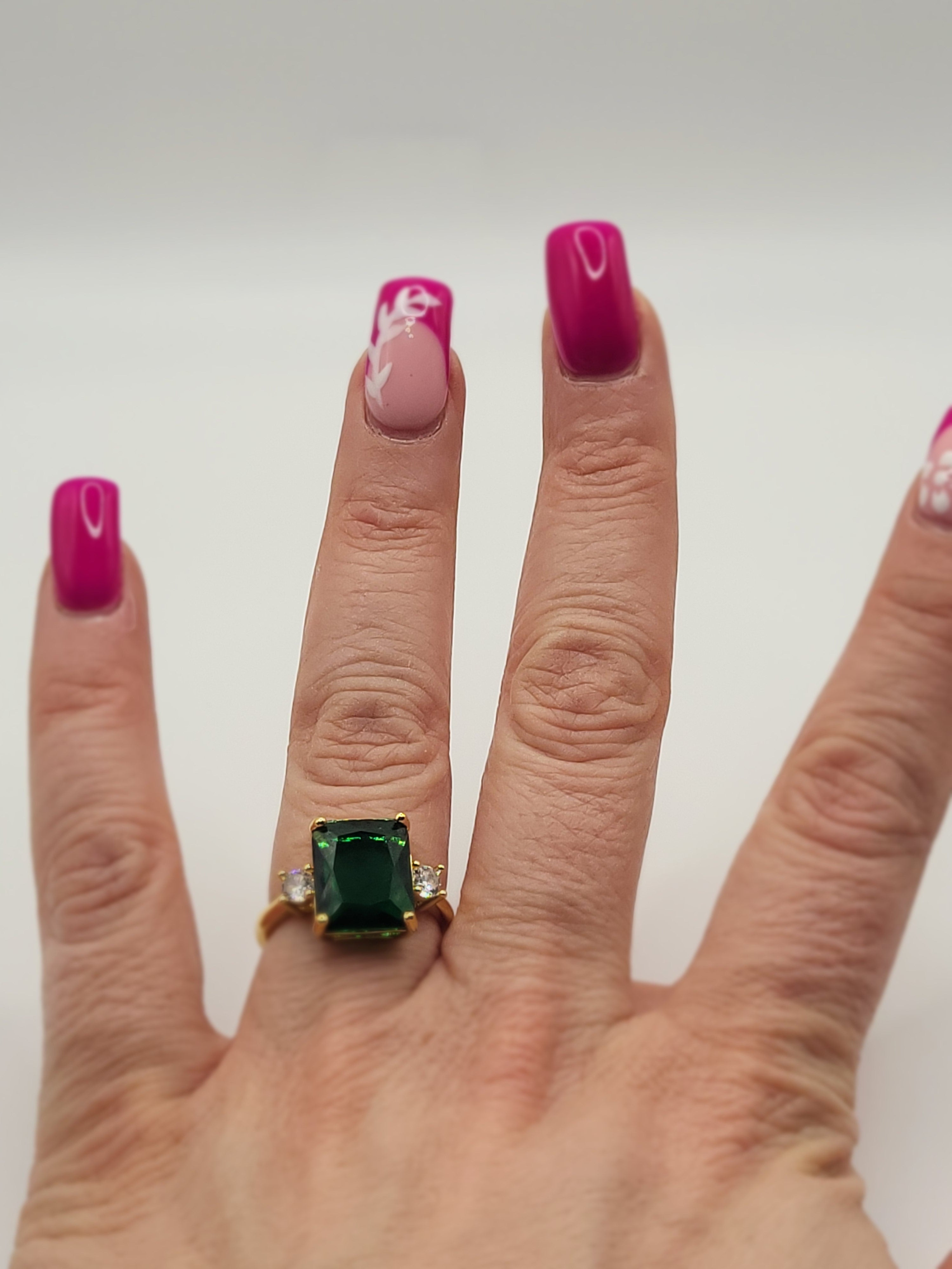 Bague en acier inoxydable doré ajustable pierre carrée zircon vert
