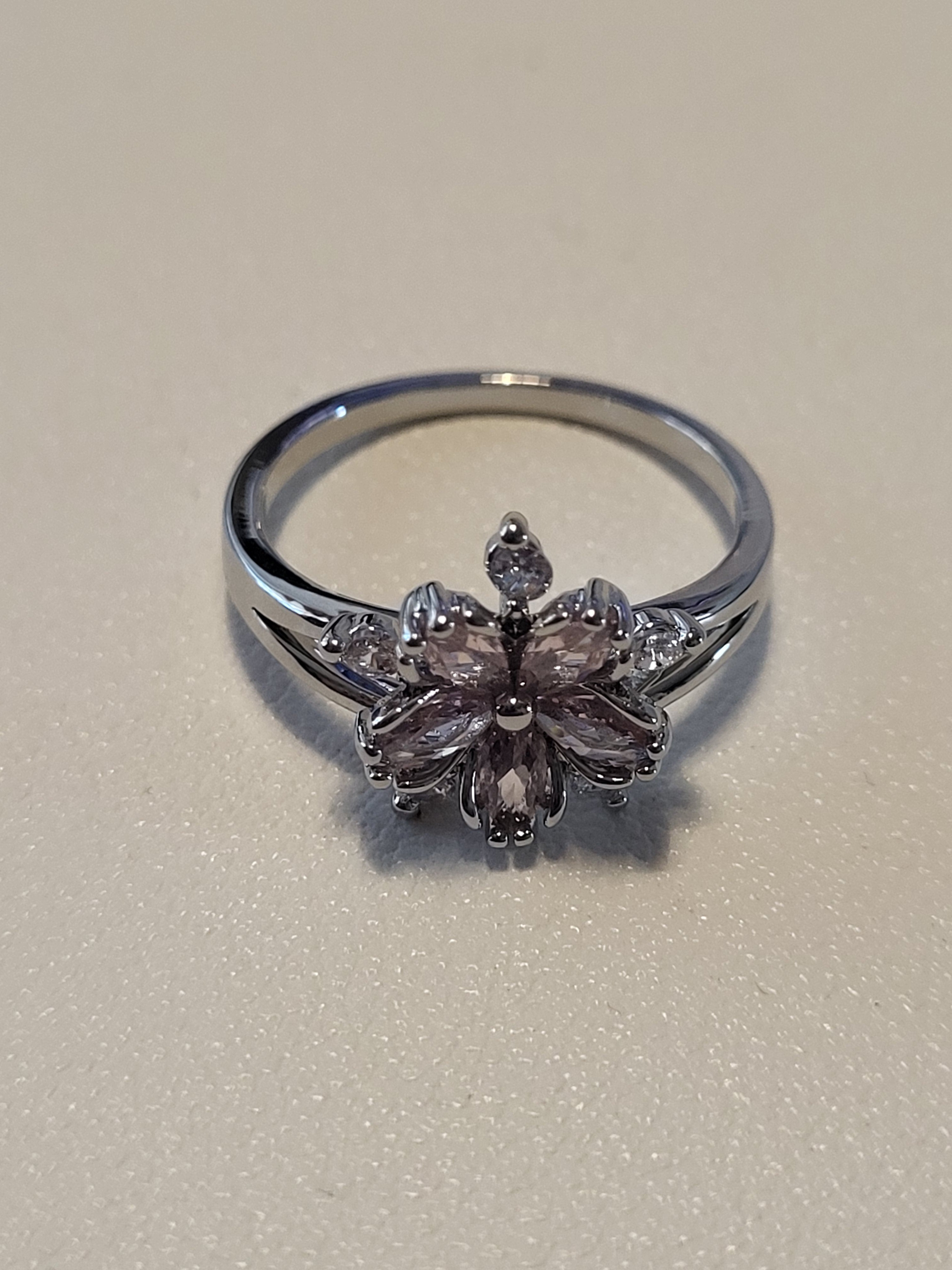 Bague acier inoxydable argenté taille 8 avec fleur de cerisier