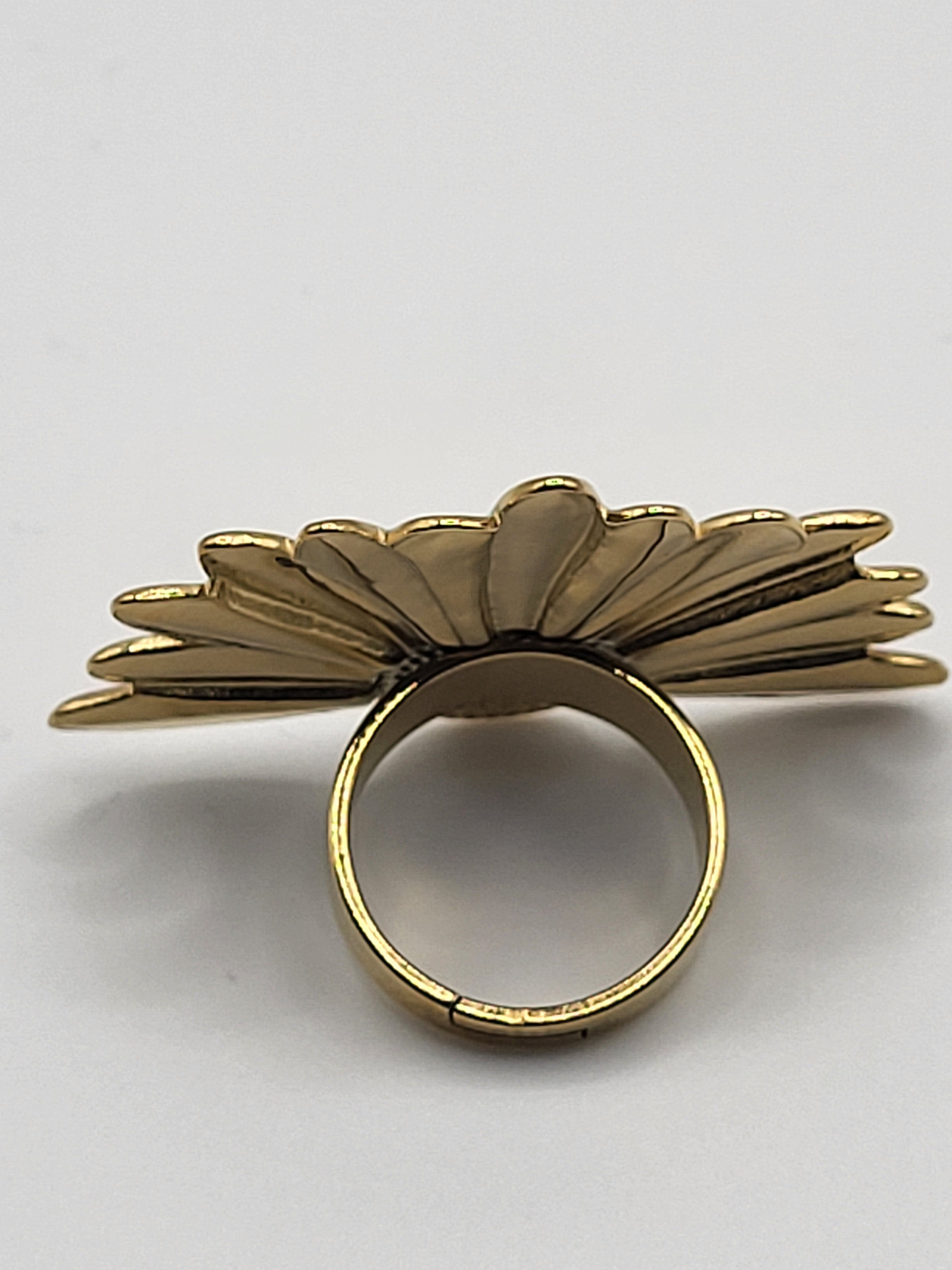 Bague en acier inoxydable avec design éventail