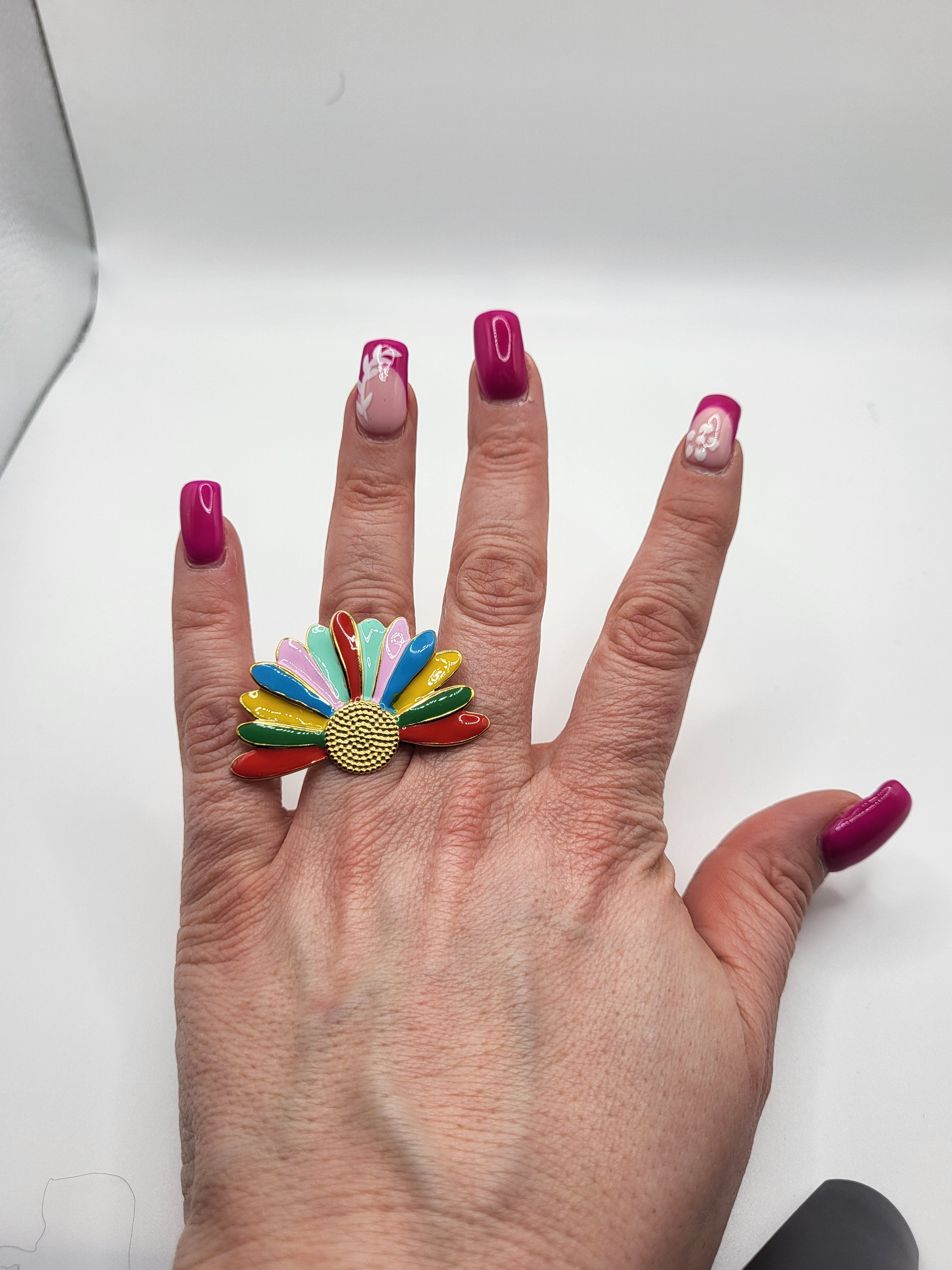 Bague en acier inoxydable avec design éventail
