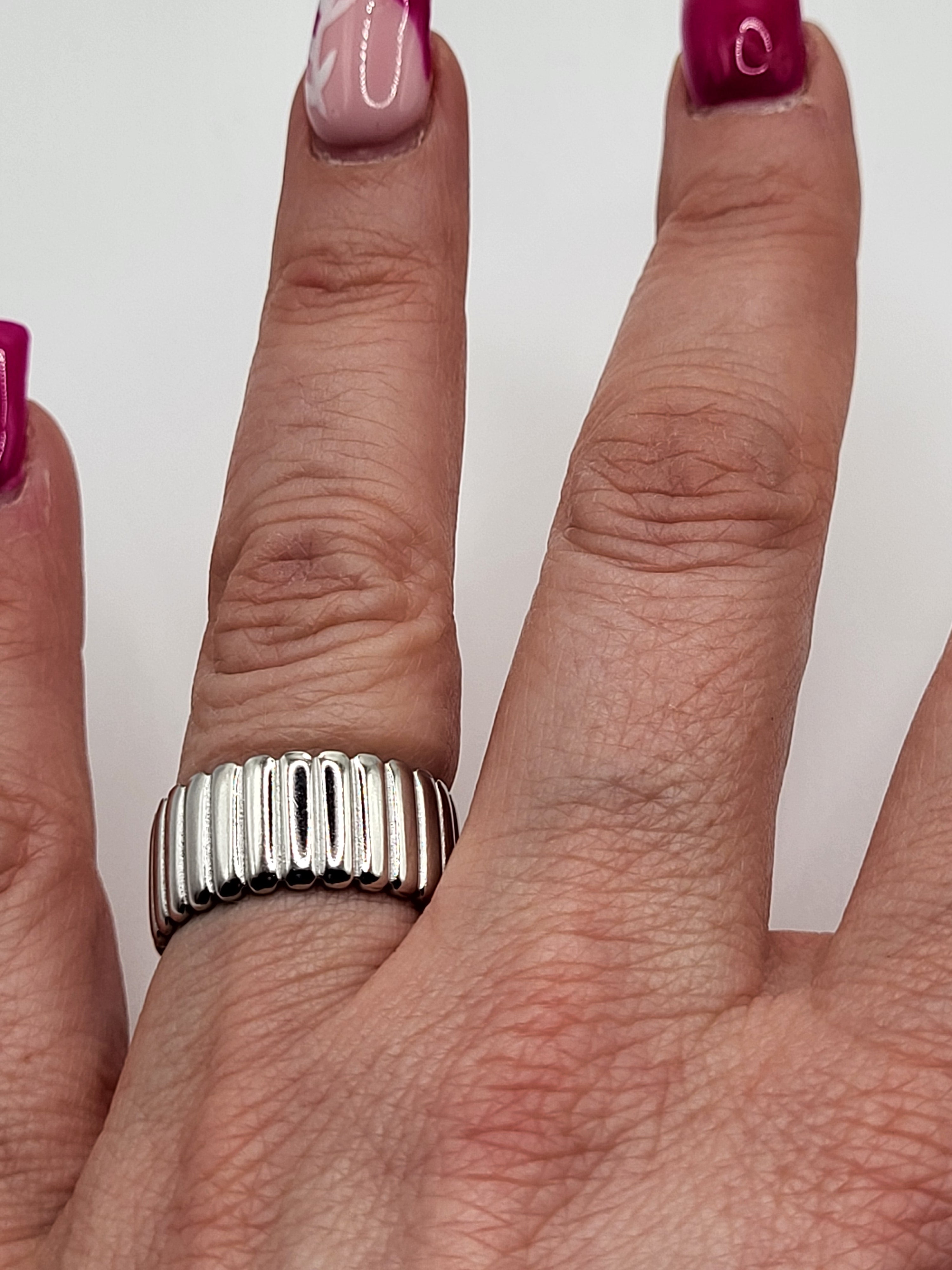 Bague acier inoxydable à larges rayures ouverte argentée