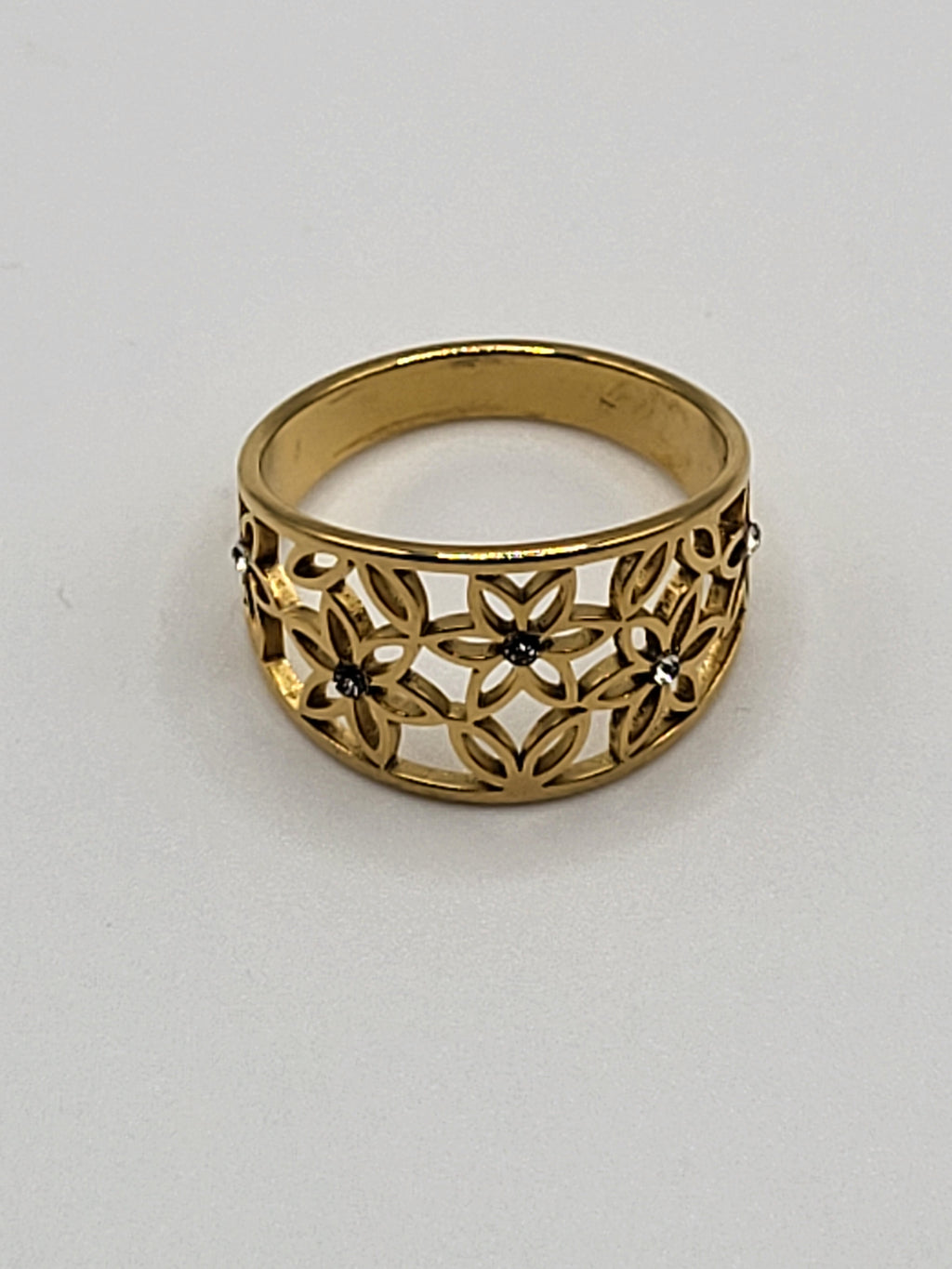 Bague en acier inoxydable fleur ajourée taille 8