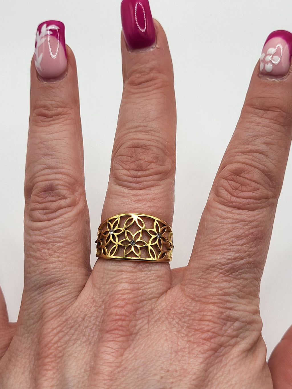 Bague en acier inoxydable fleur ajourée taille 8