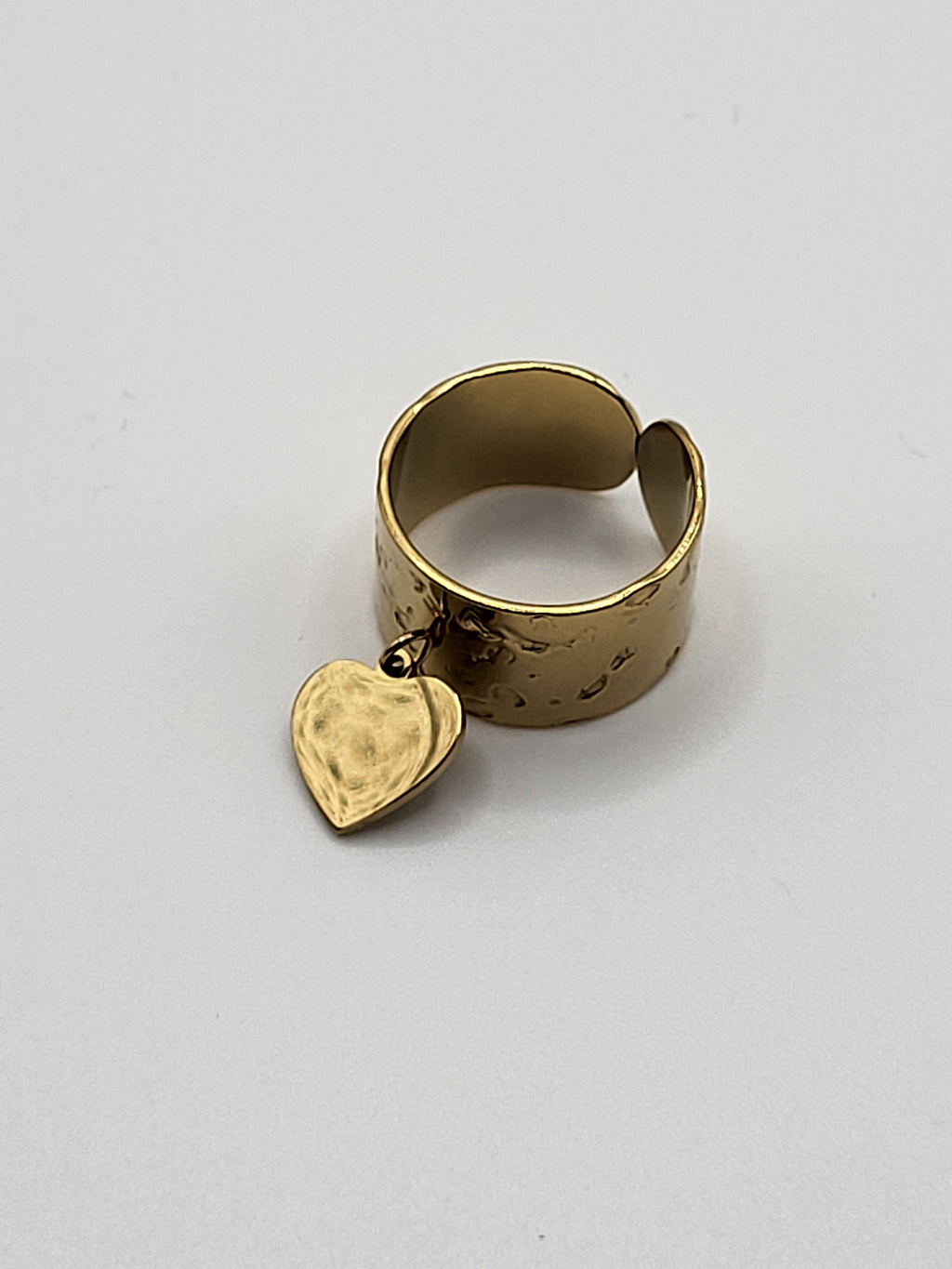 Bague acier inoxydable martelé breloque cœur doré