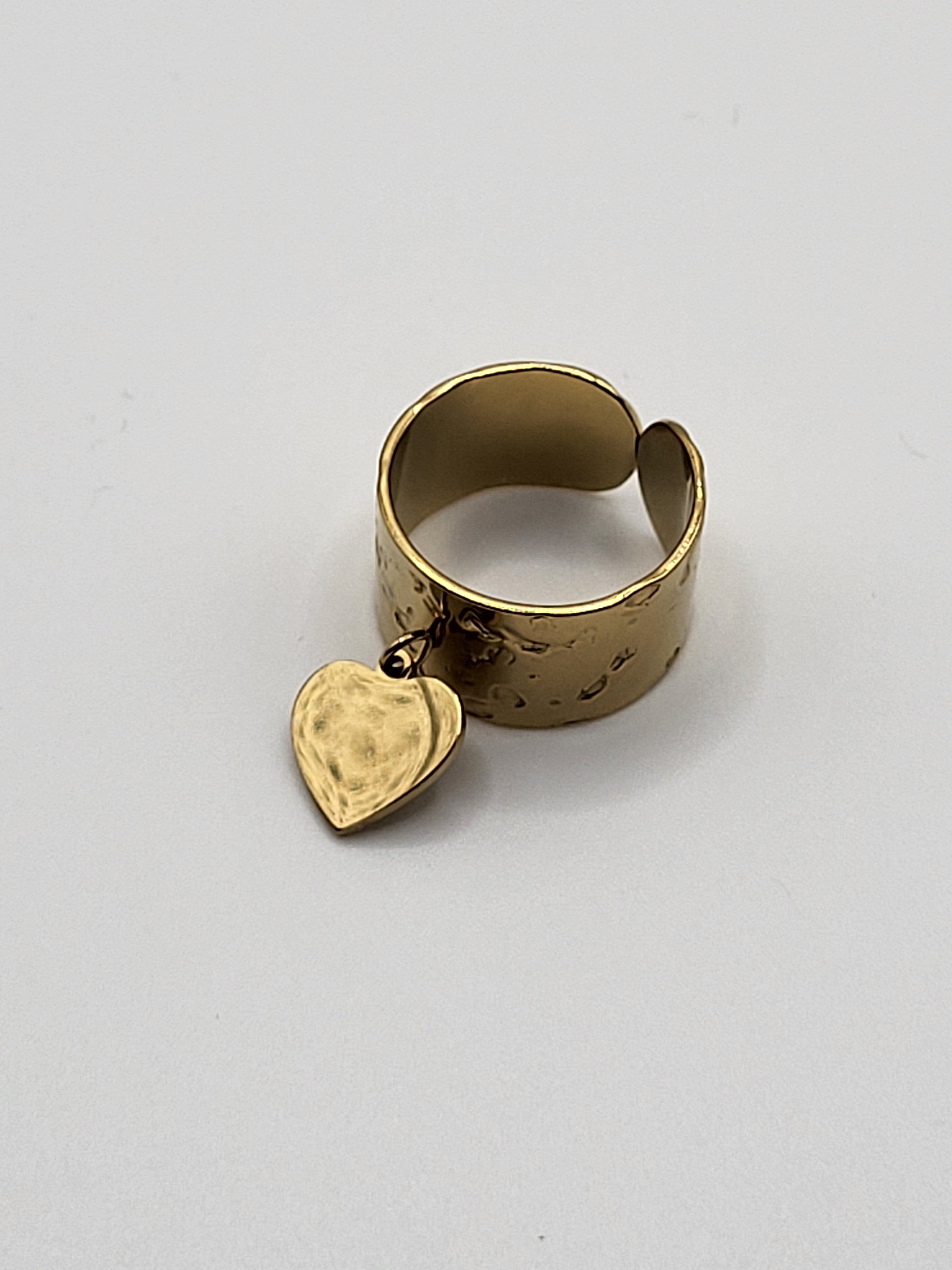 Bague acier inoxydable martelé breloque cœur doré