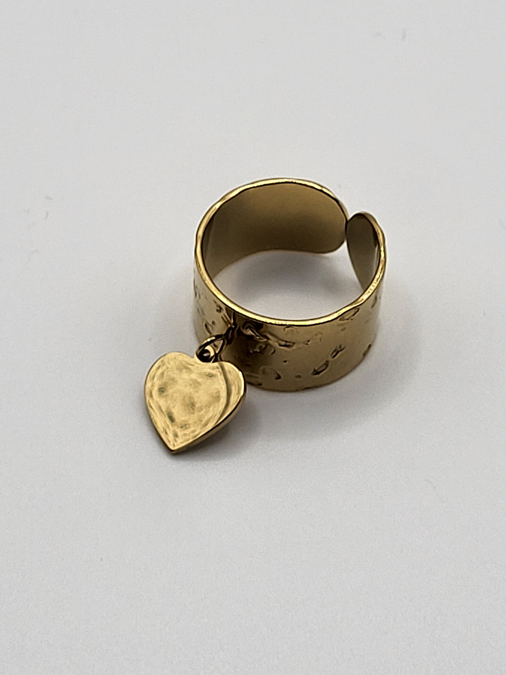 Bague acier inoxydable martelé breloque cœur doré