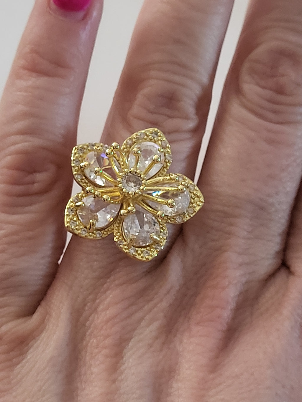 Bague acier inoxydable doré fleur zircon blanc