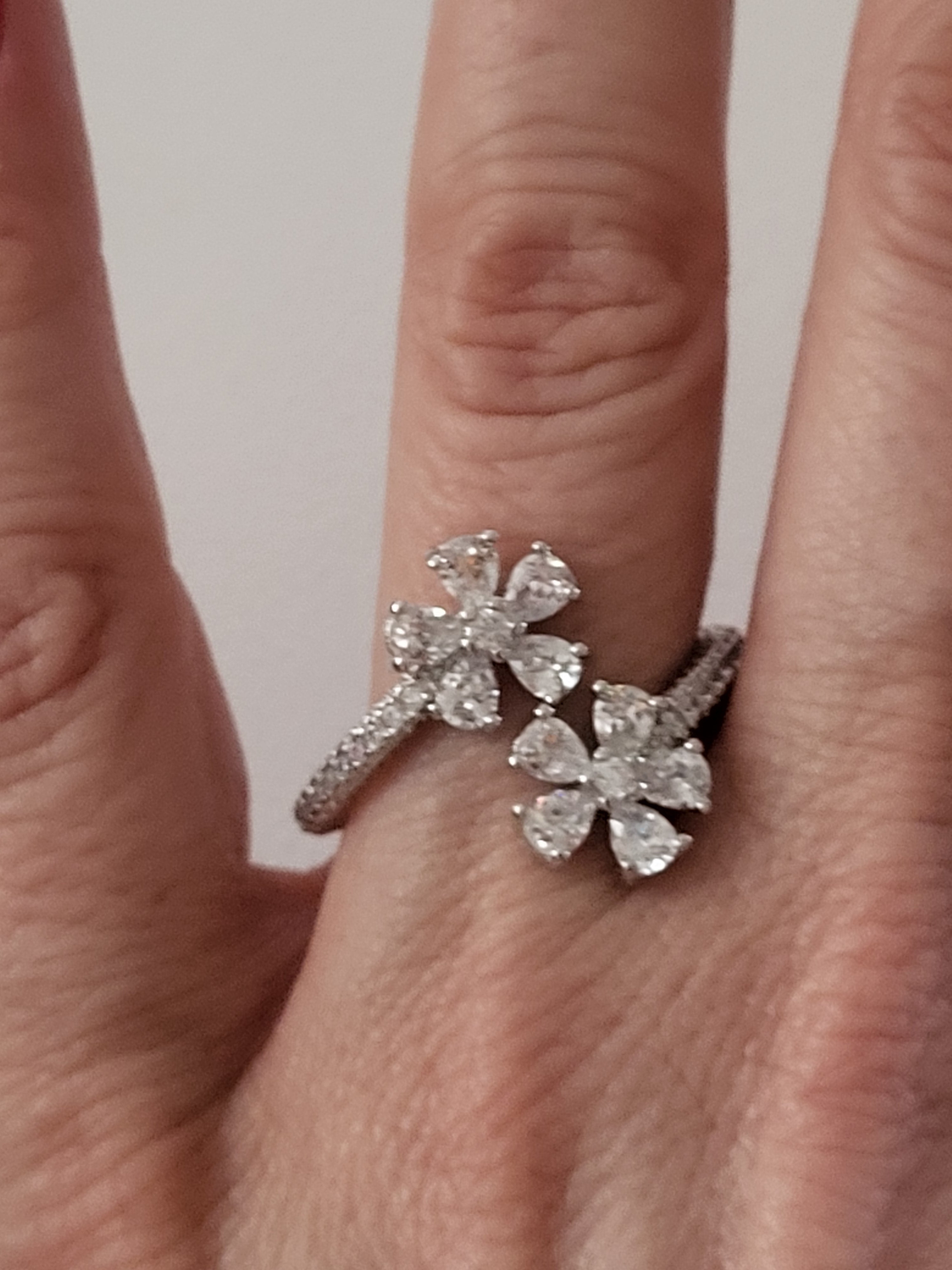 Bague ouverte acier inoxydable argenté avec fleurs zircon blanc