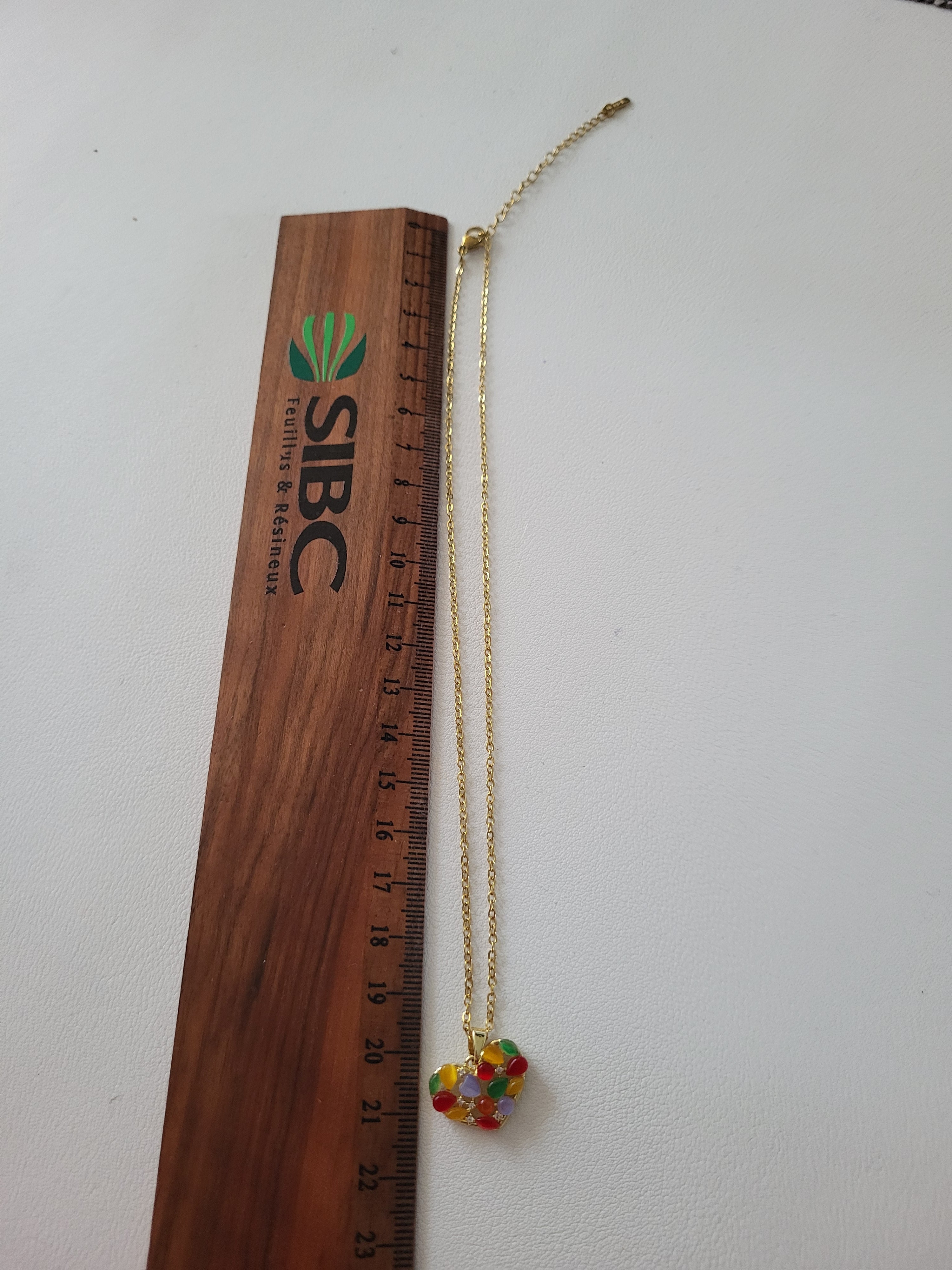 Collier pendentif acier inoxydable motif géométrique cœur multicolore