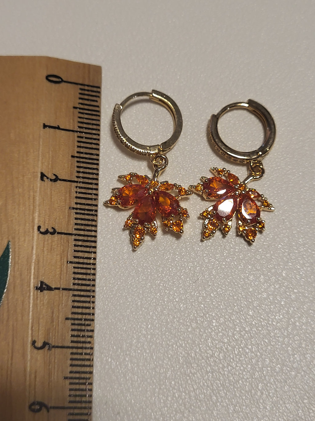 Boucles d'oreilles acier inoxydable feuille d'érable rouge