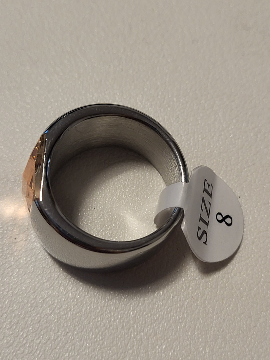 Bague acier inoxydable argenté avec pierre rose taille 8
