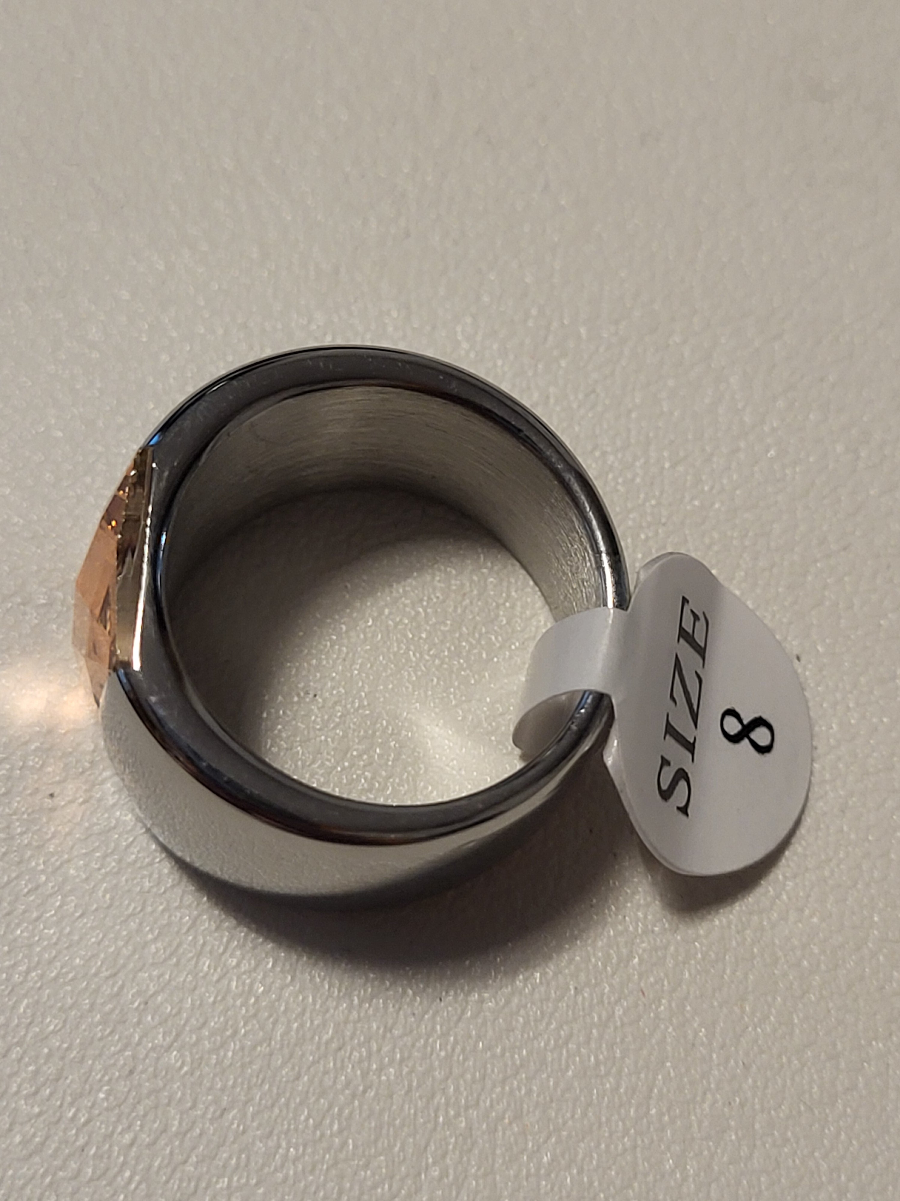 Bague acier inoxydable argenté avec pierre rose taille 8