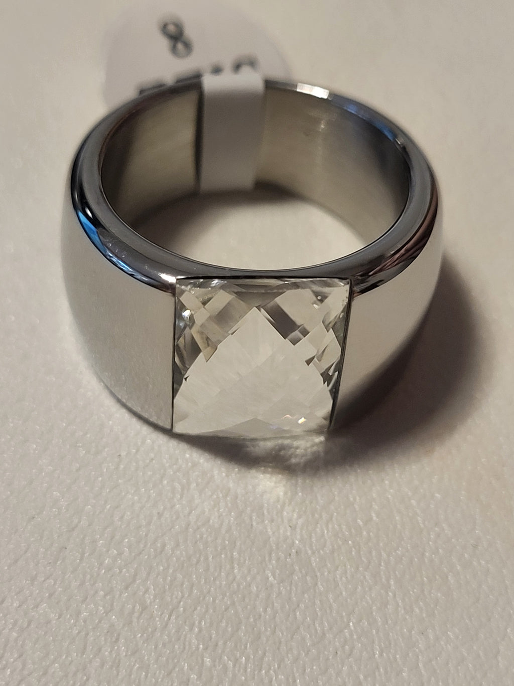 Bague acier inoxydable argenté avec pierre blanche taille 8