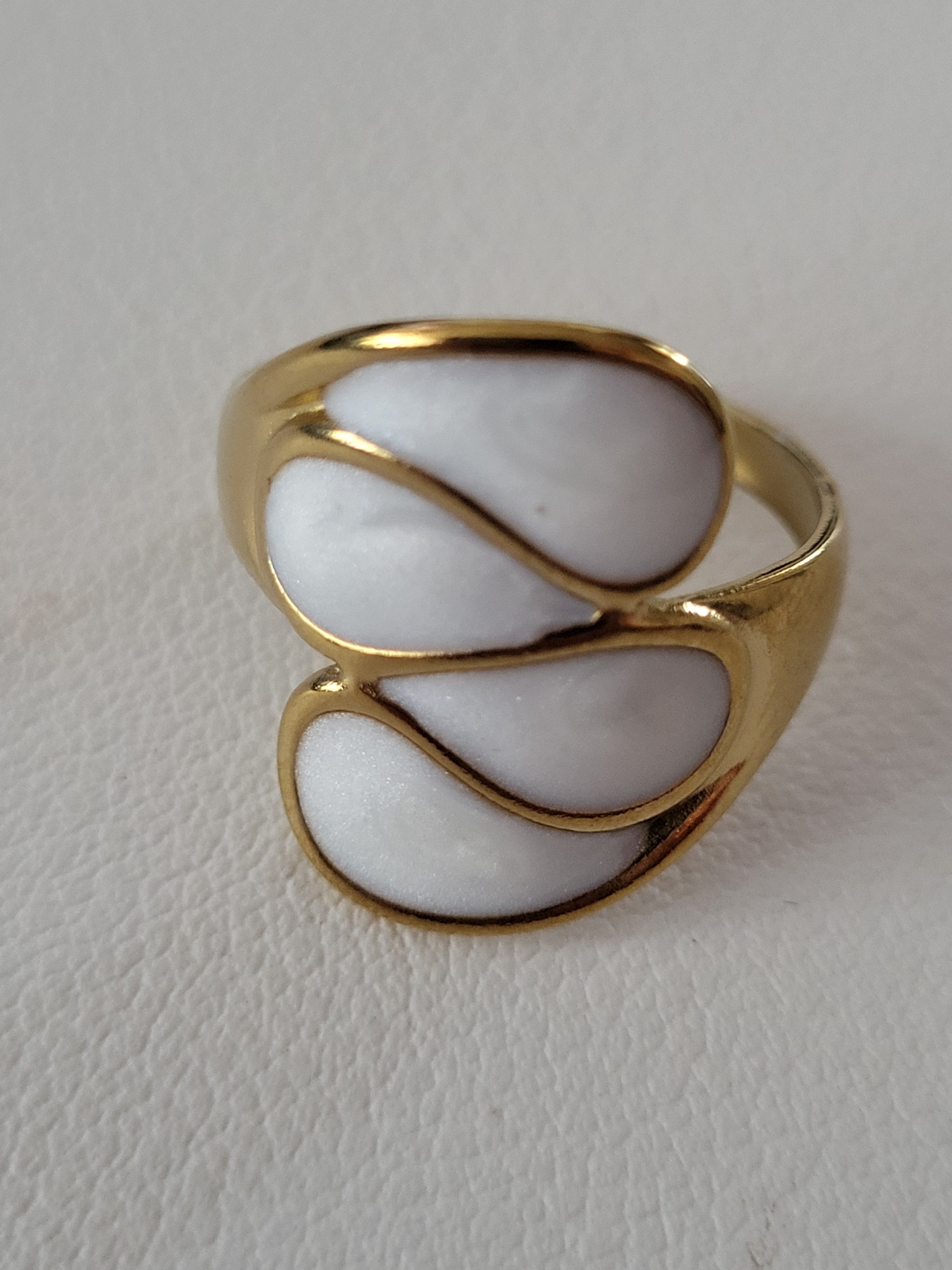 Bague ouverte asymétrique géométrique acier inoxydable doré blanc nacré