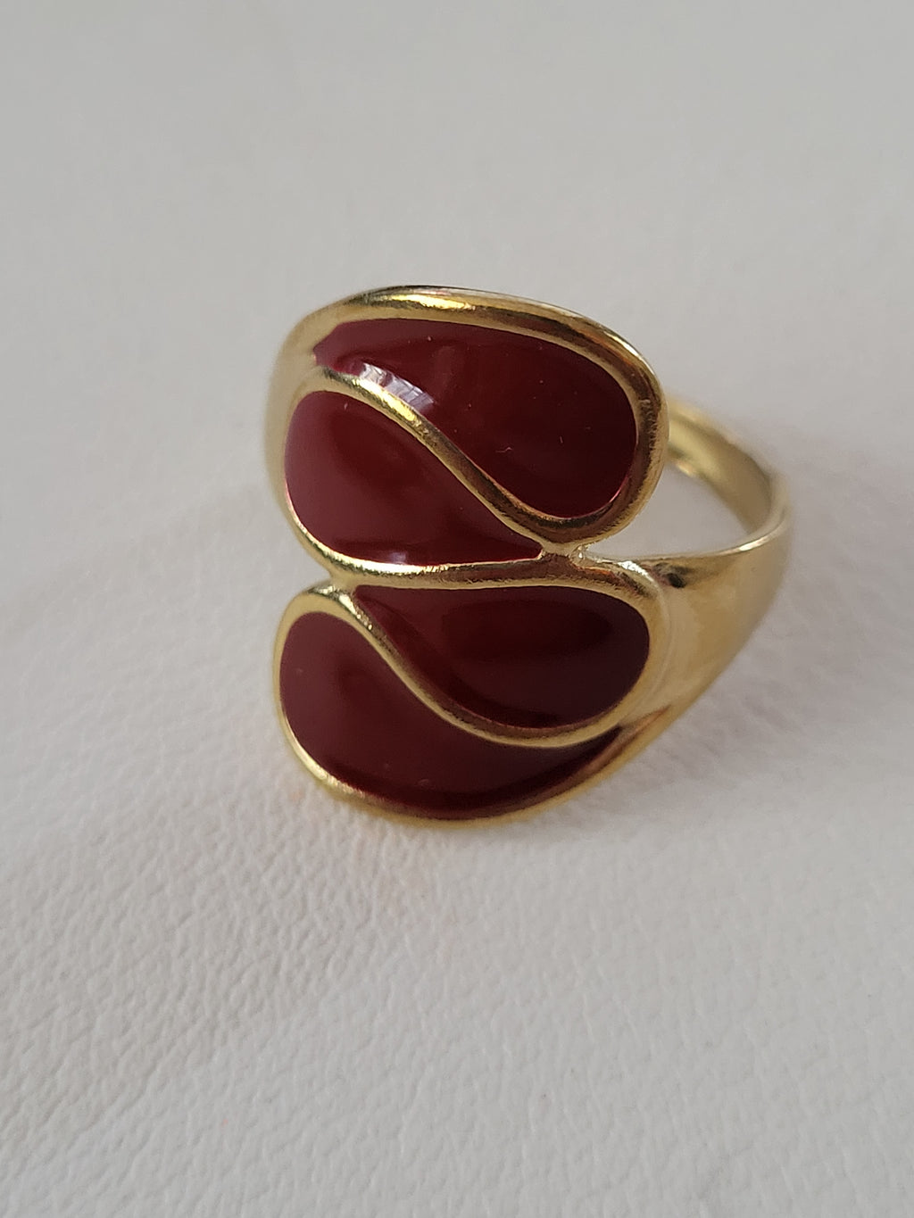 Bague ouverte asymétrique géométrique acier inoxydable doré rouge