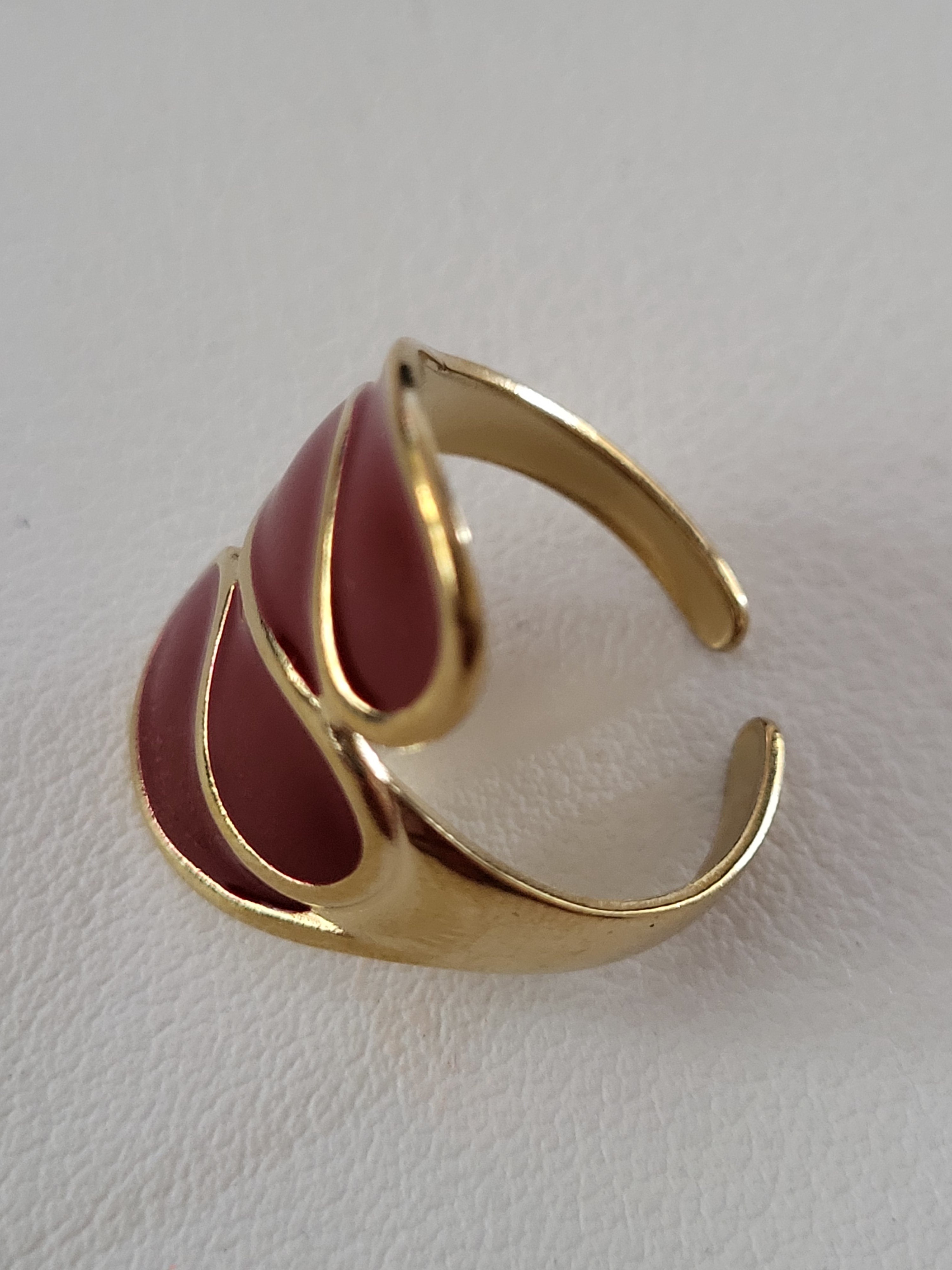 Bague ouverte asymétrique géométrique acier inoxydable doré rouge