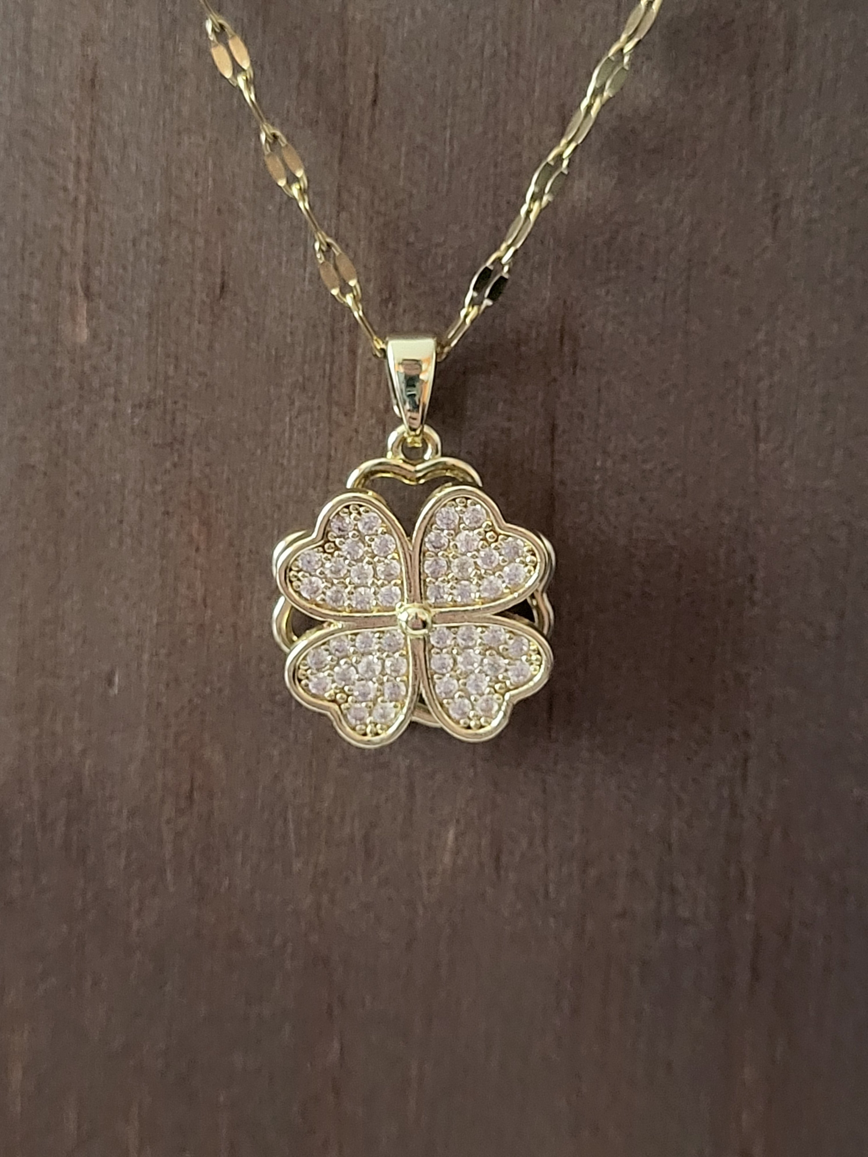Collier acier inoxydable doré trèfle à 4 feuilles rotatif 40 + 5 cm