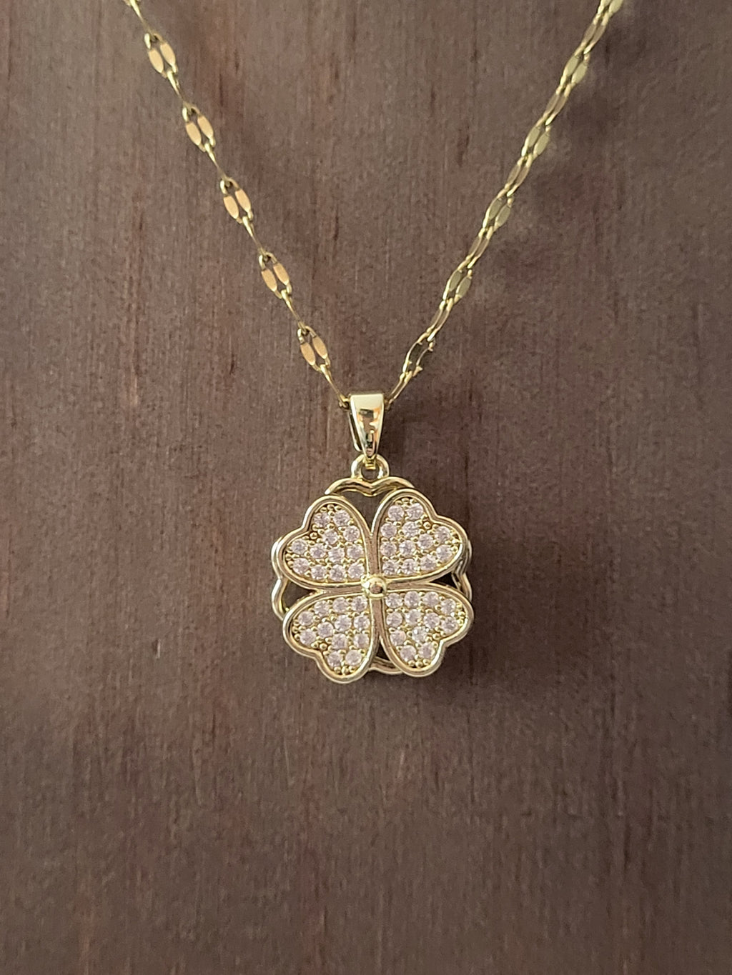 Collier acier inoxydable doré trèfle à 4 feuilles rotatif 40 + 5 cm