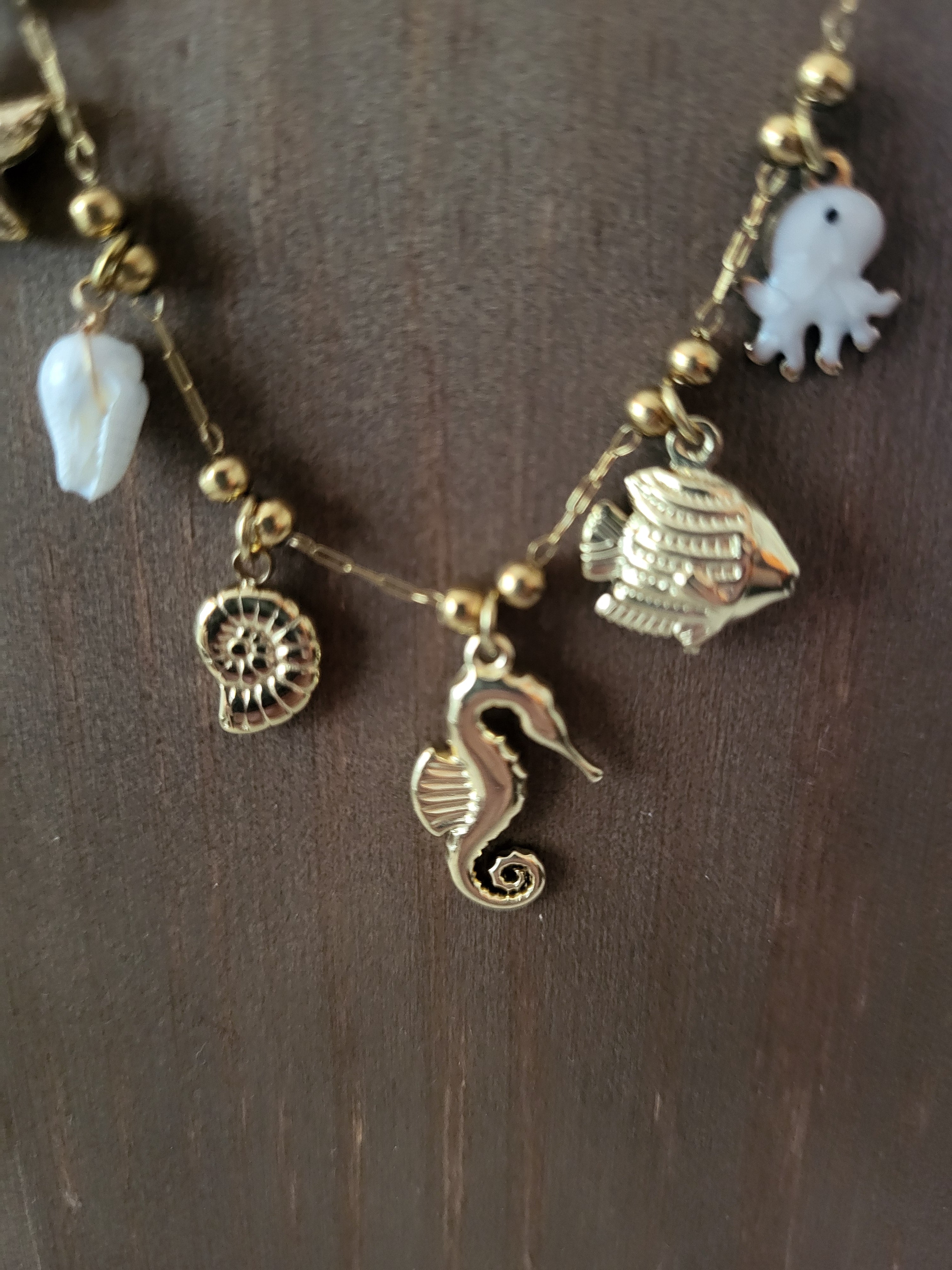 Collier pendentifs marins avec poulpe nacré