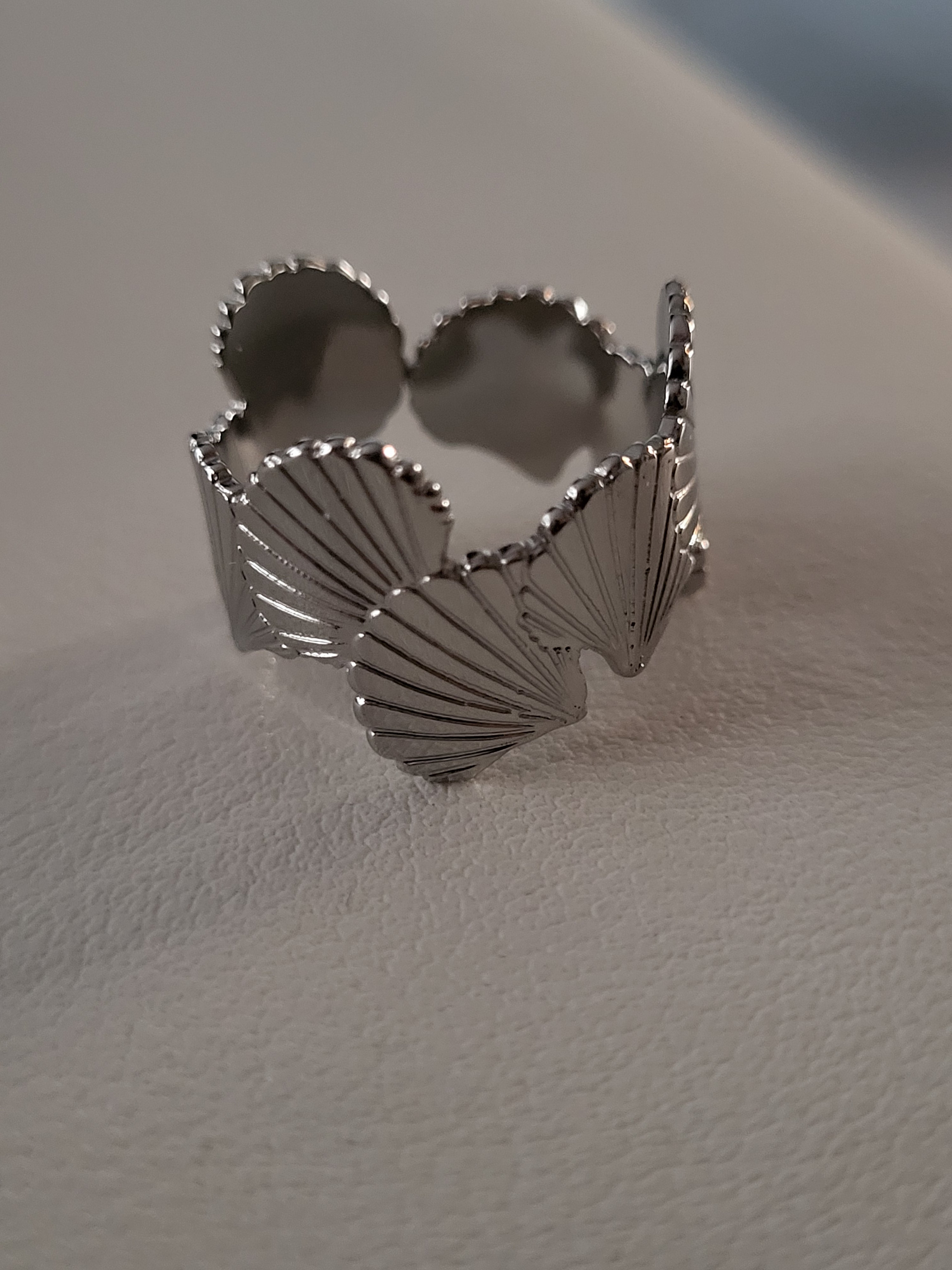 Bague ouverte feuilles Ginkgo entrelacées argenté
